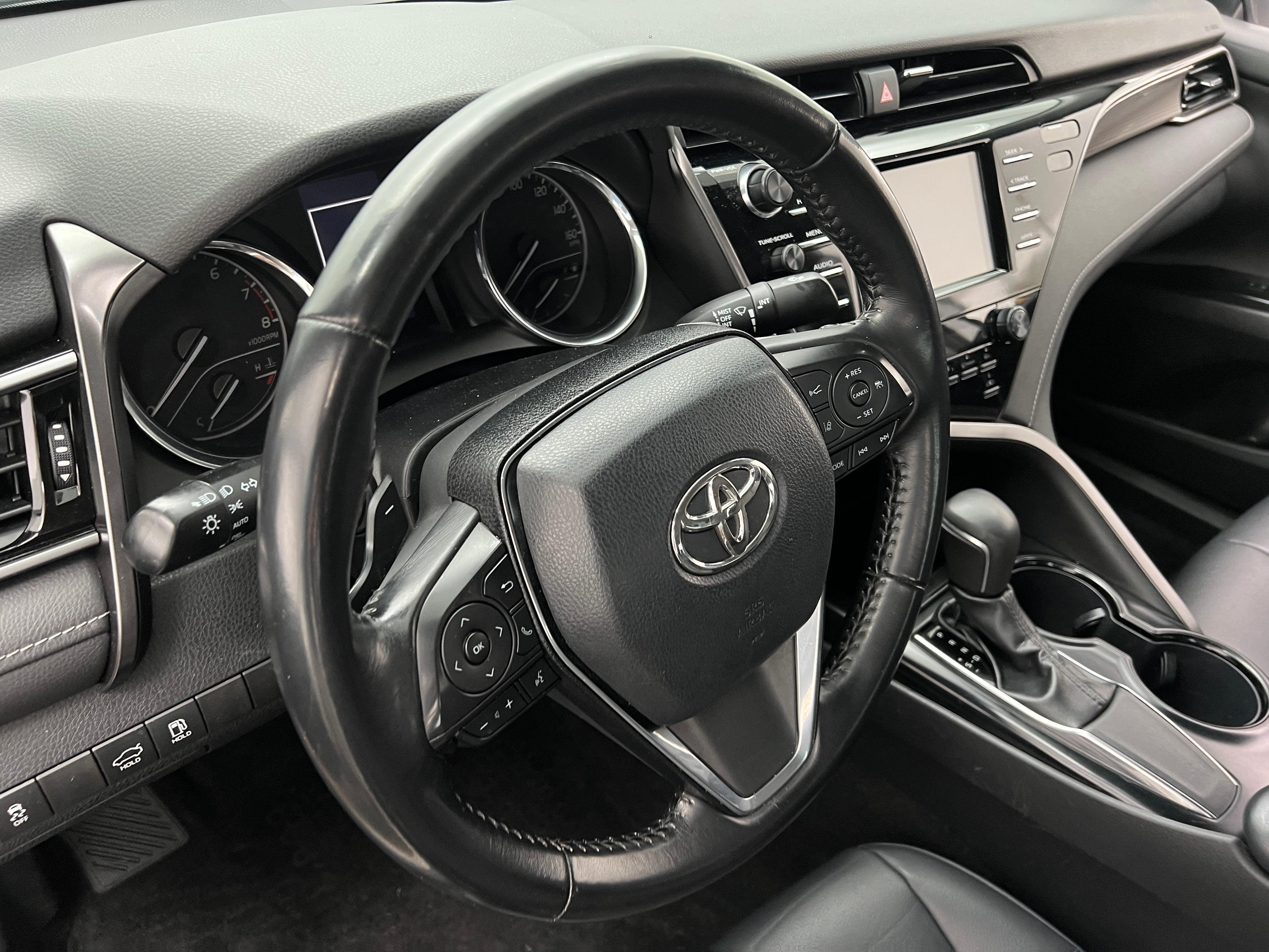 2019 Toyota Camry SE 4