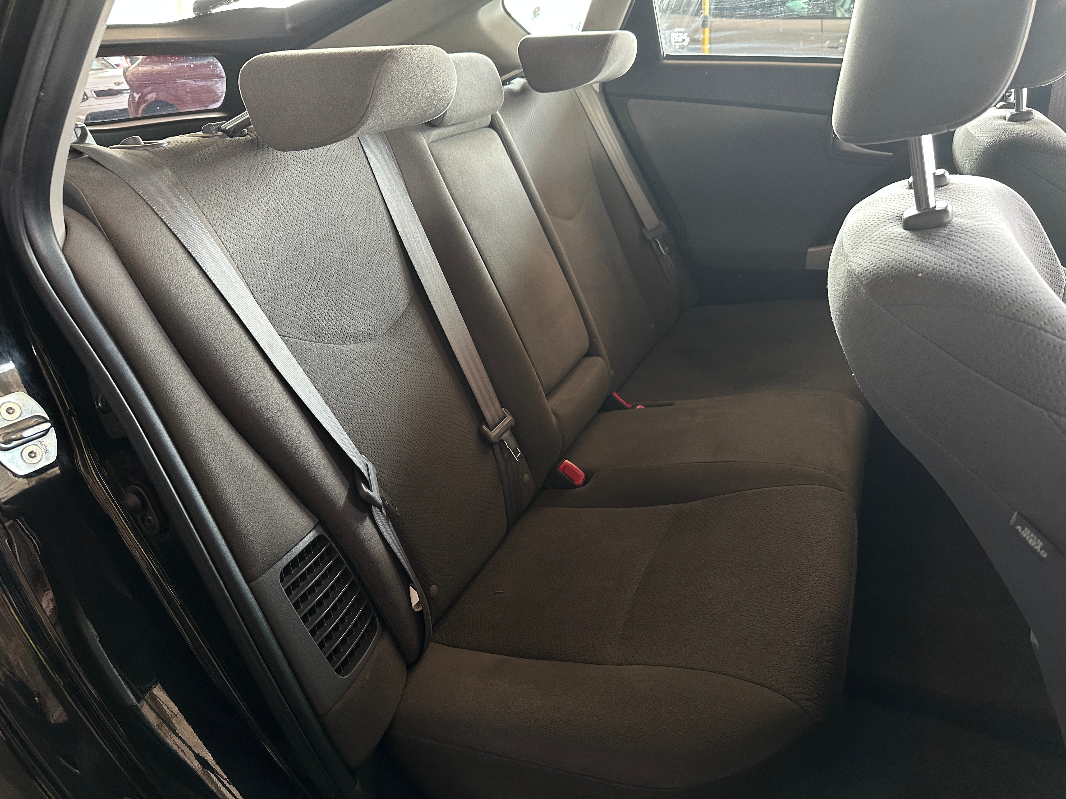 2015 Toyota Prius Two 6