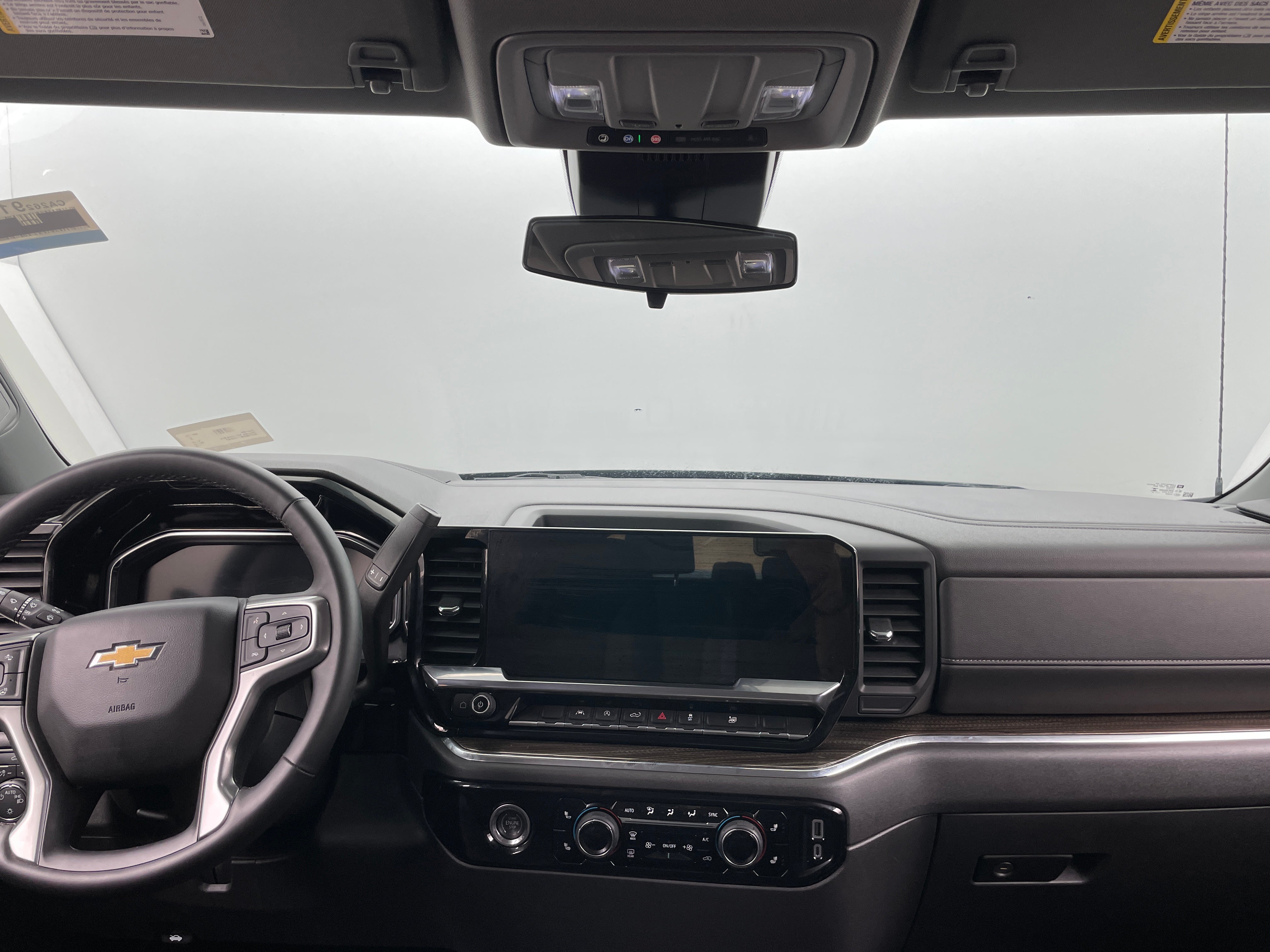 2023 Chevrolet Silverado 1500 LT 3