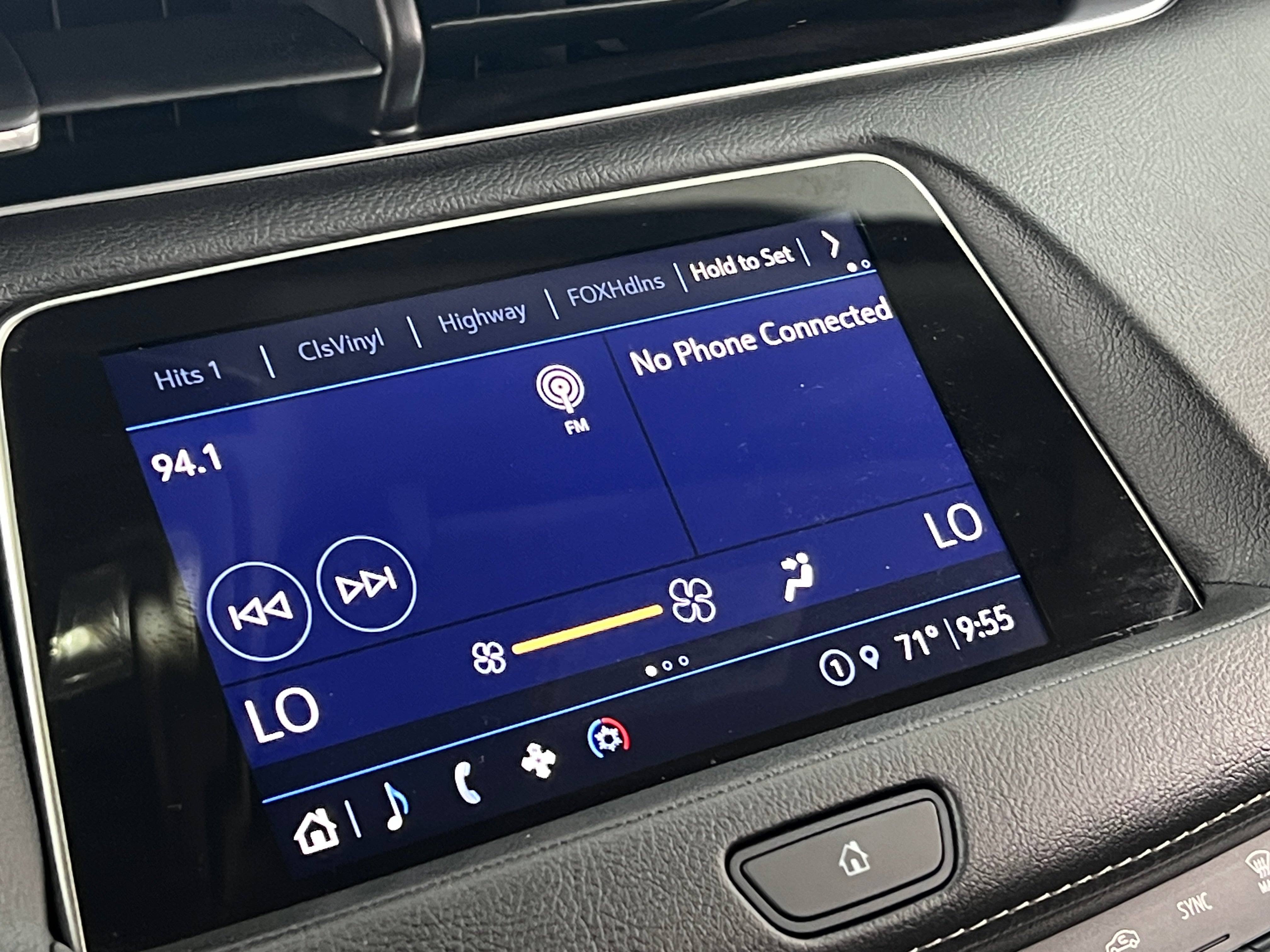 2022 Cadillac XT4 Premium Luxury 3
