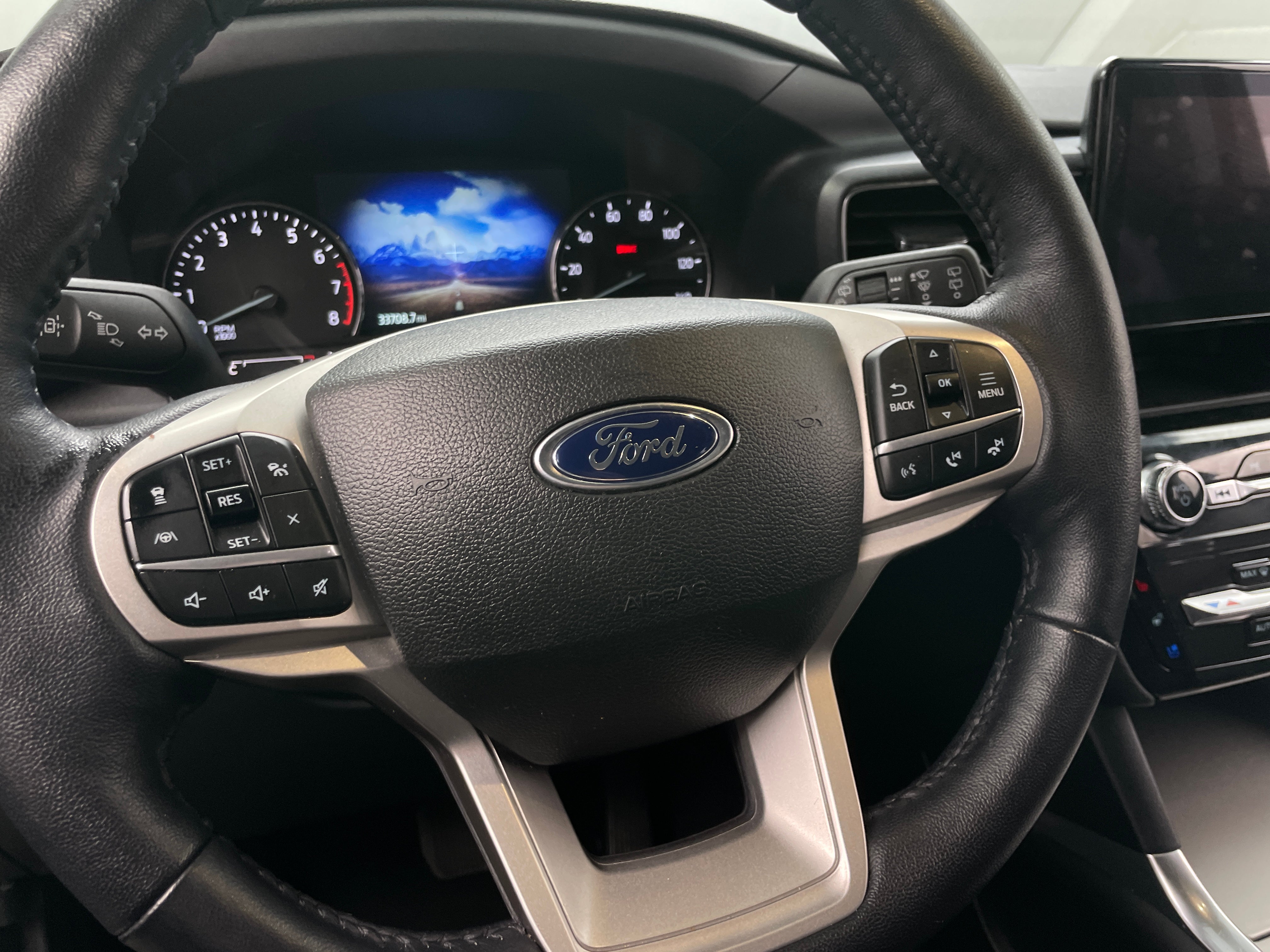 2023 Ford Explorer Limited 4
