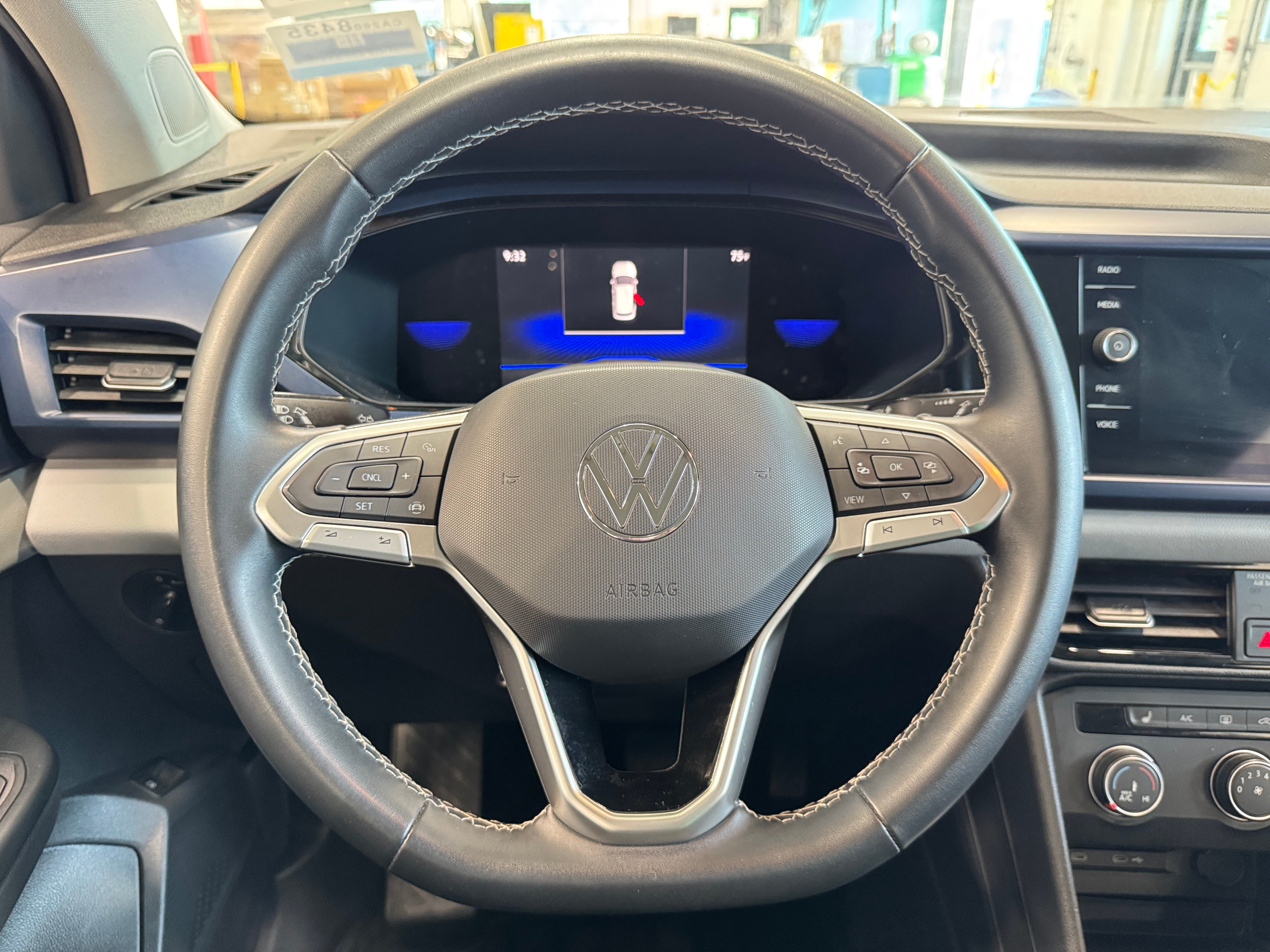 2022 Volkswagen Taos SE 4
