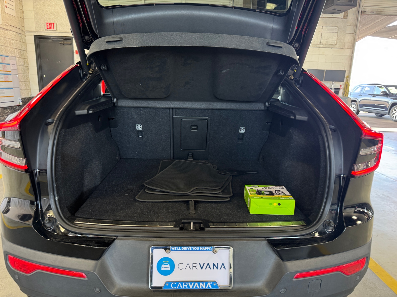 Thumbnail: 2022 Volvo C40 - 7