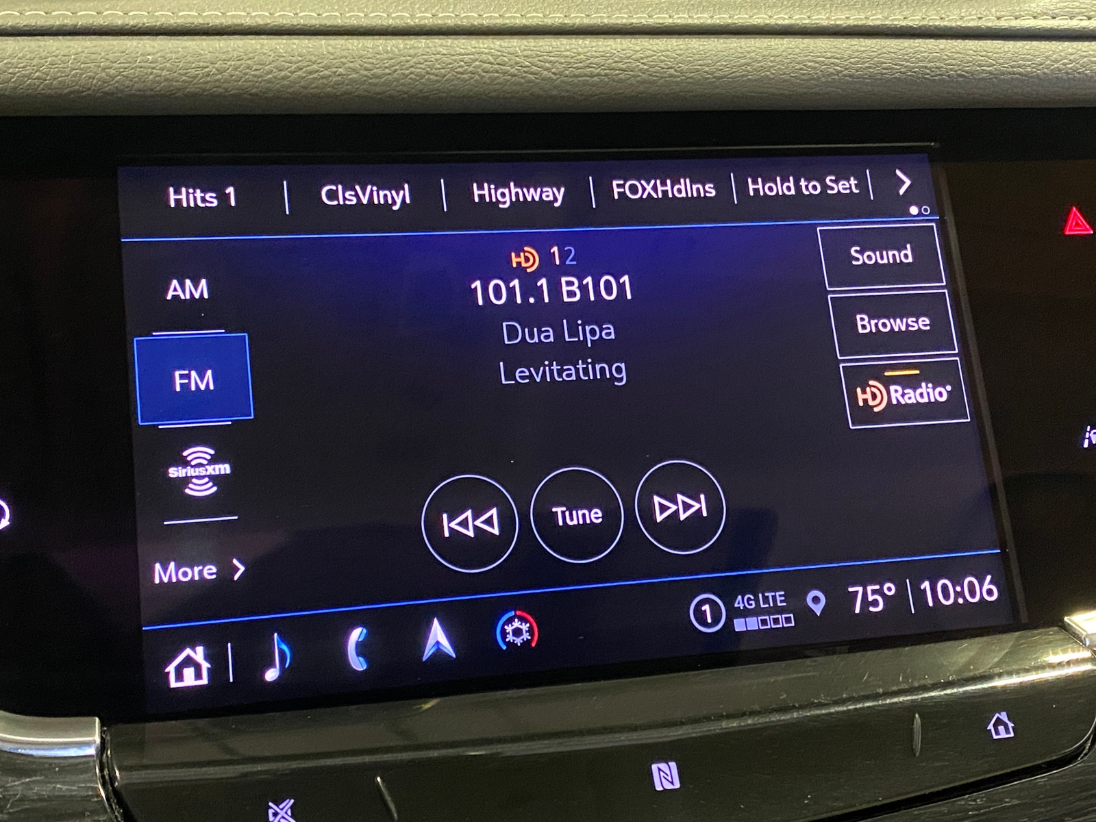 Thumbnail: 2021 Cadillac XT6 - 3