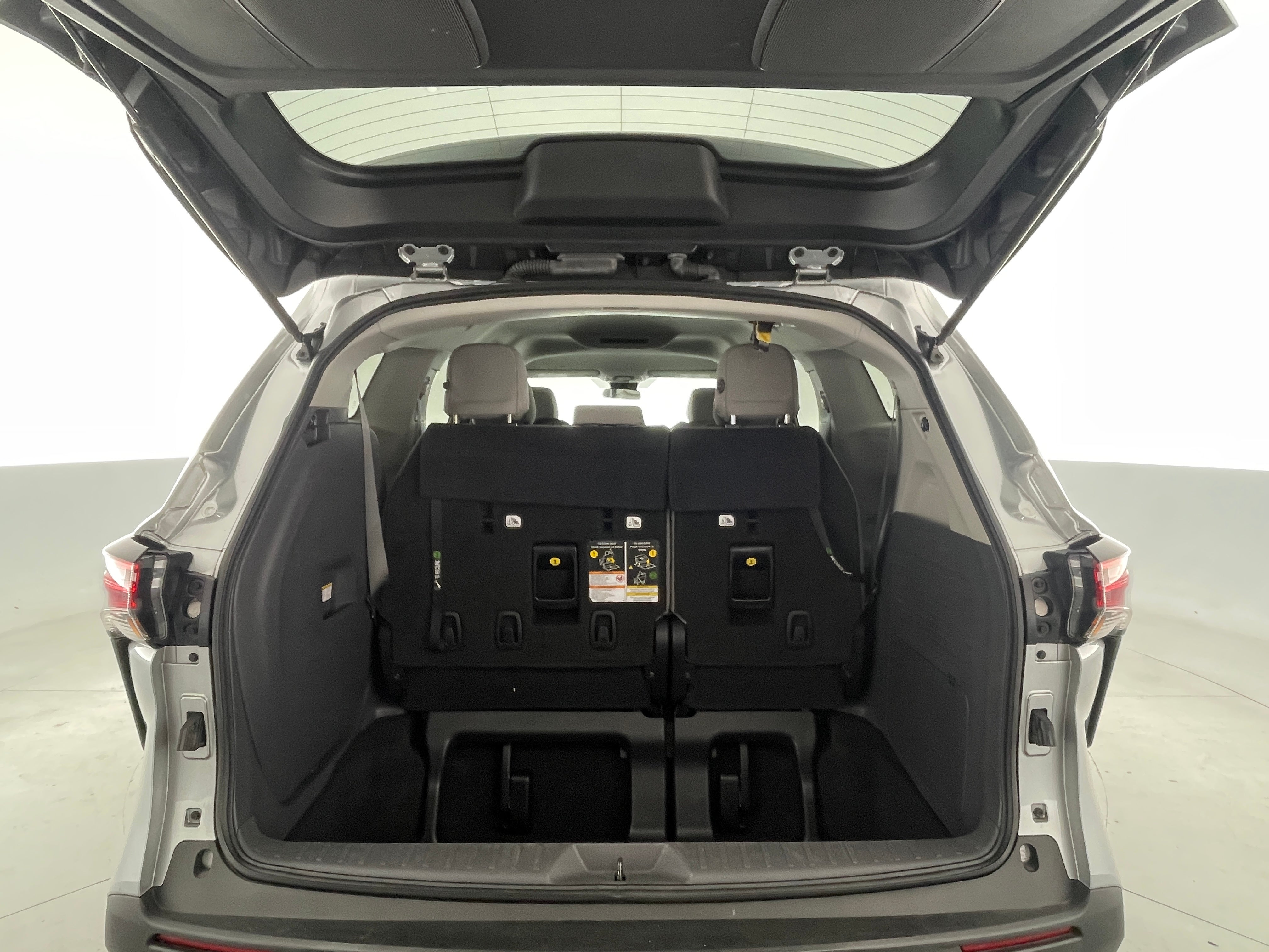 2022 Toyota Sienna LE 7