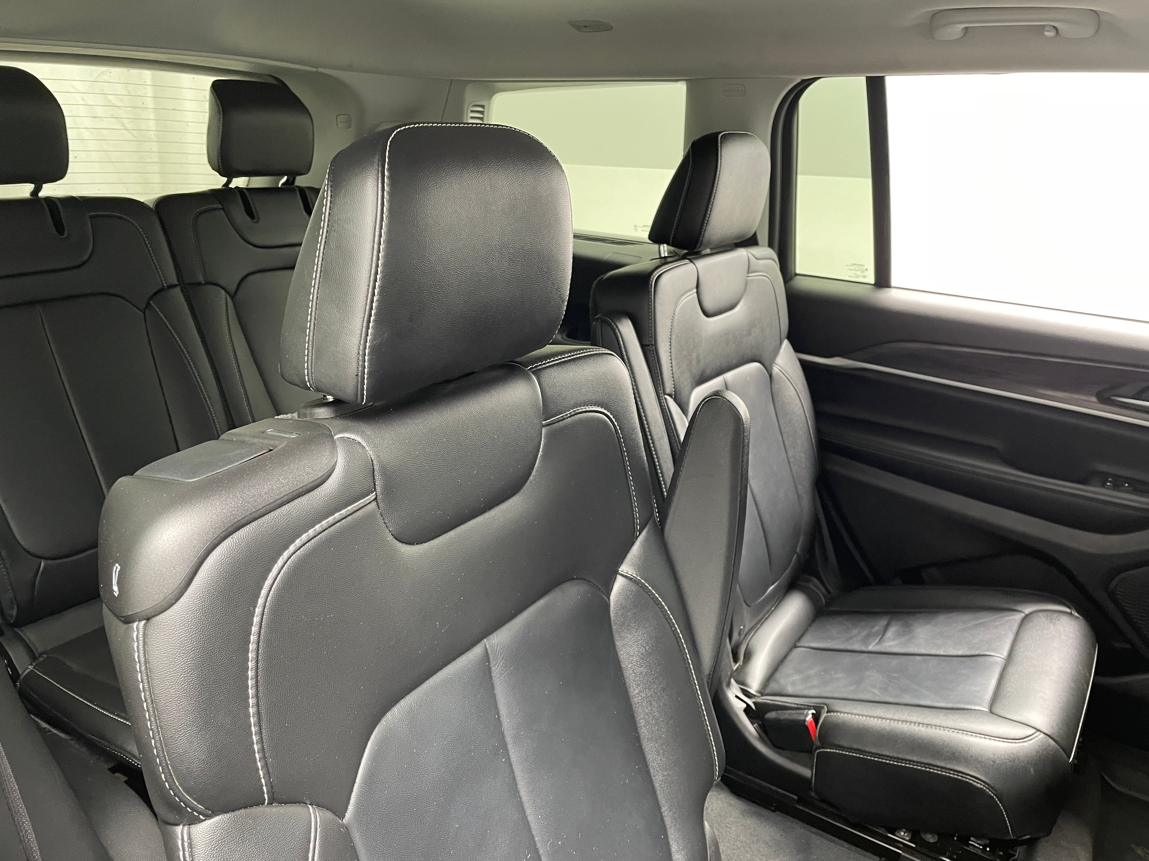 2023 Jeep Grand Cherokee L Limited Edition 5