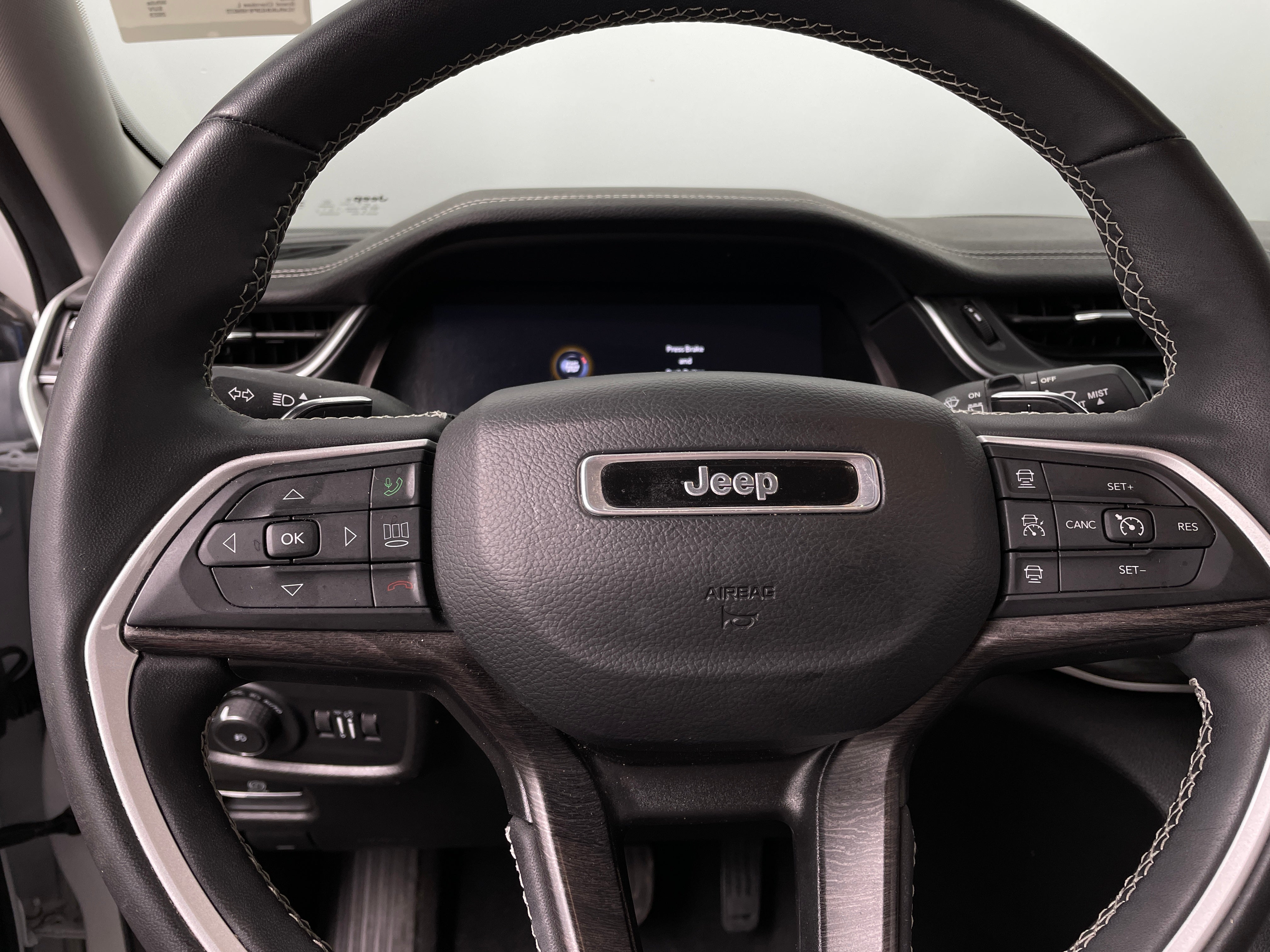 2023 Jeep Grand Cherokee L Limited Edition 4