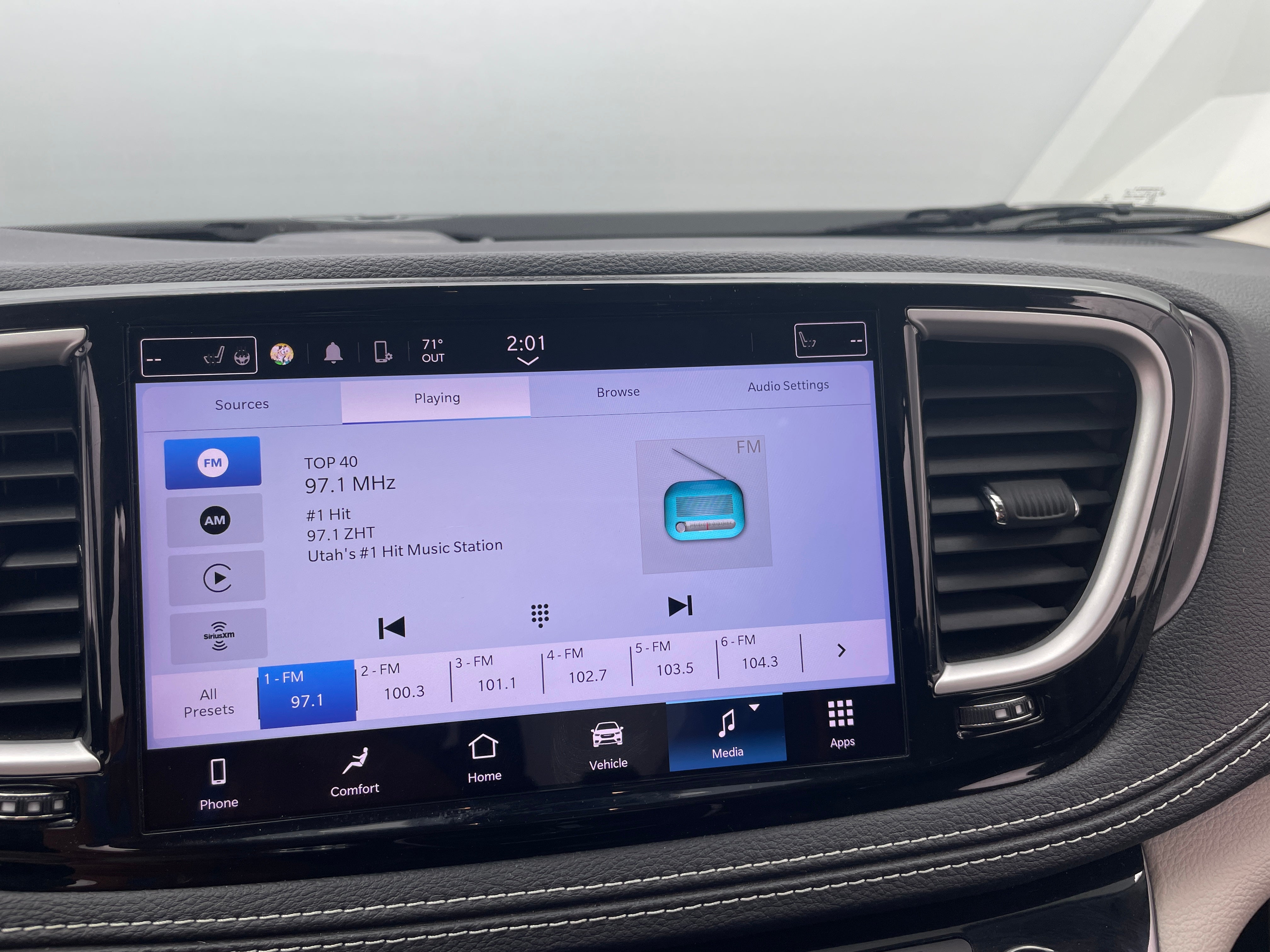 2022 Chrysler Pacifica Hybrid Touring L 3