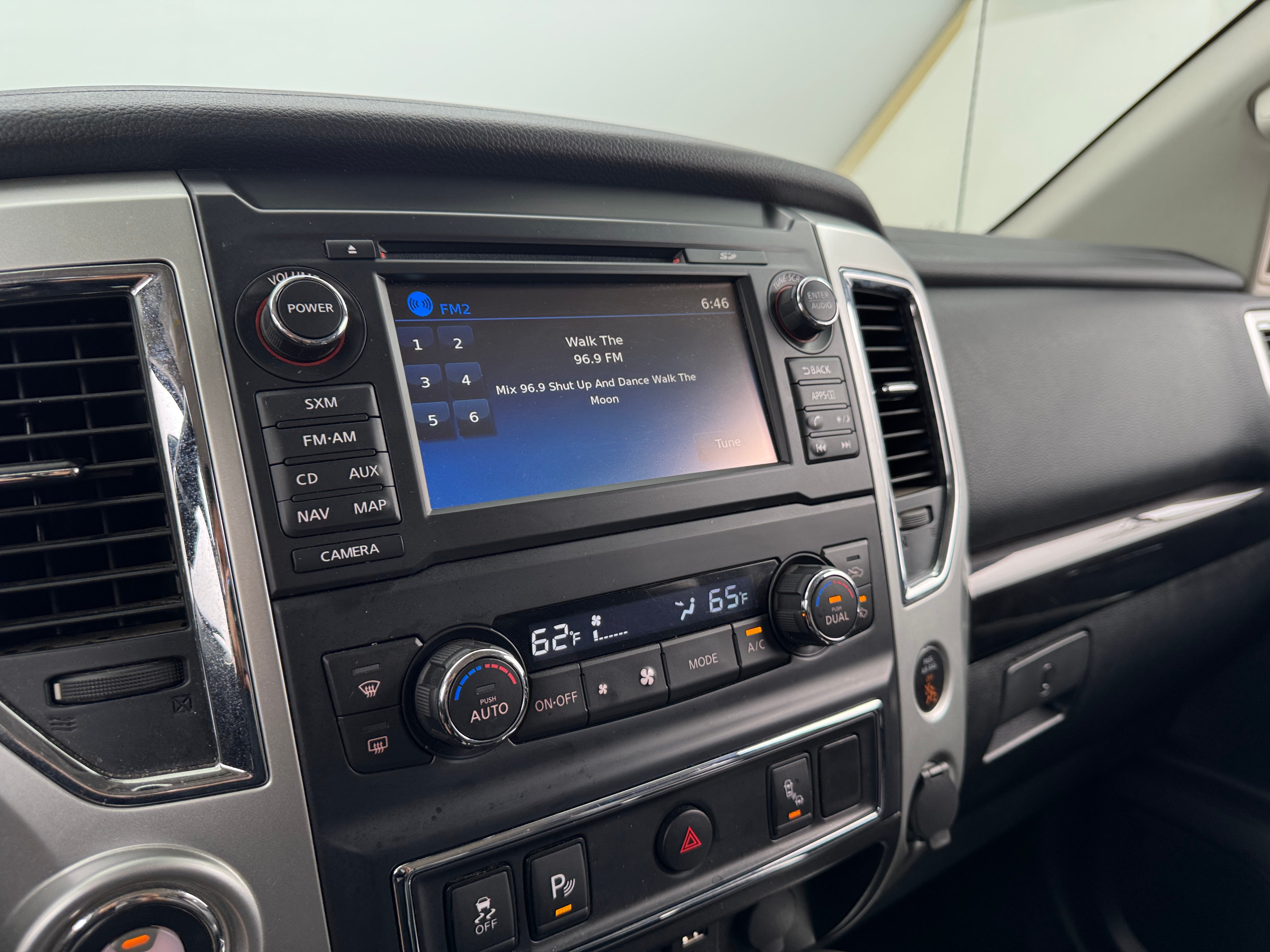 2018 Nissan Titan SV 3