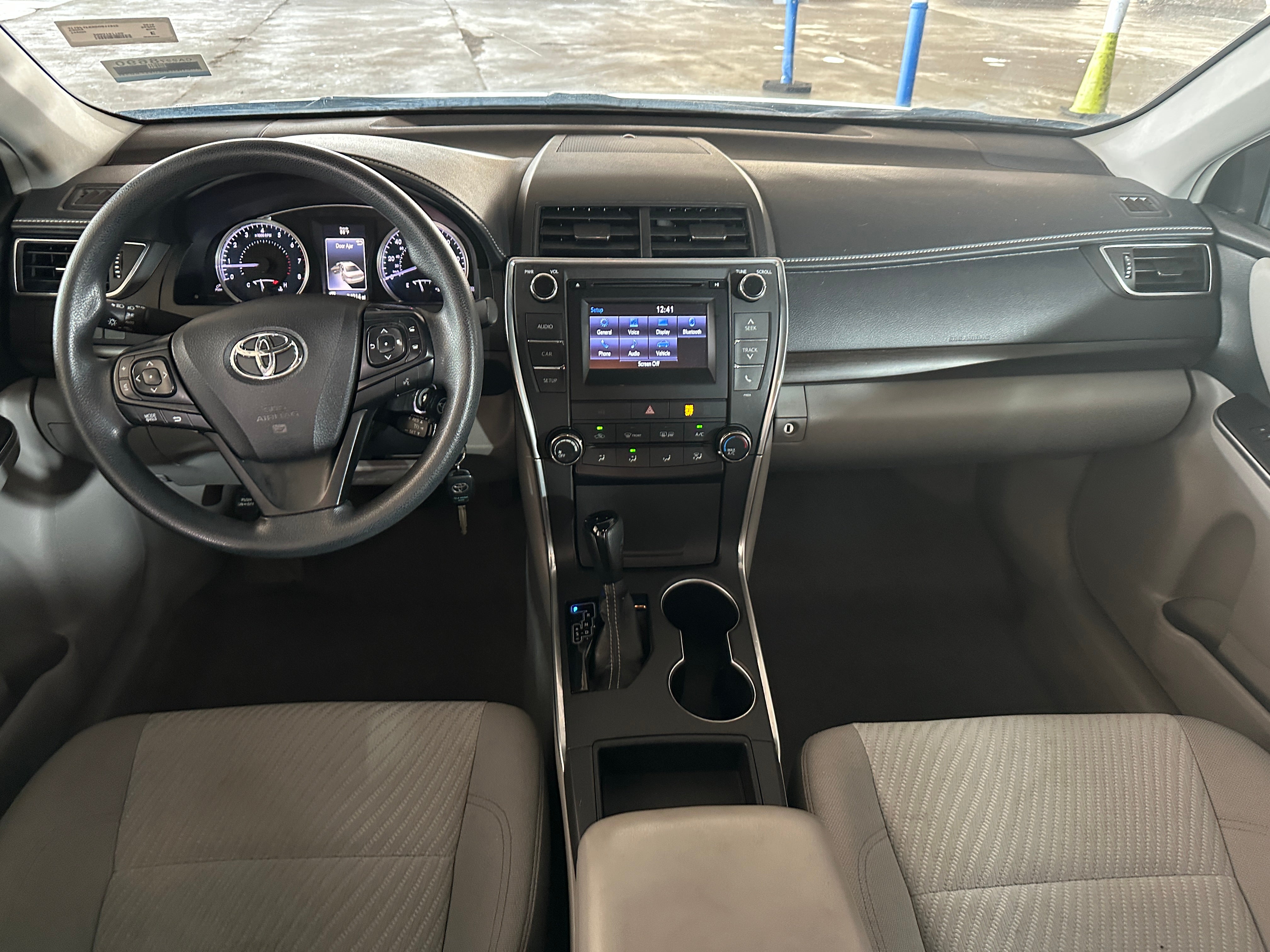 2016 Toyota Camry LE 3