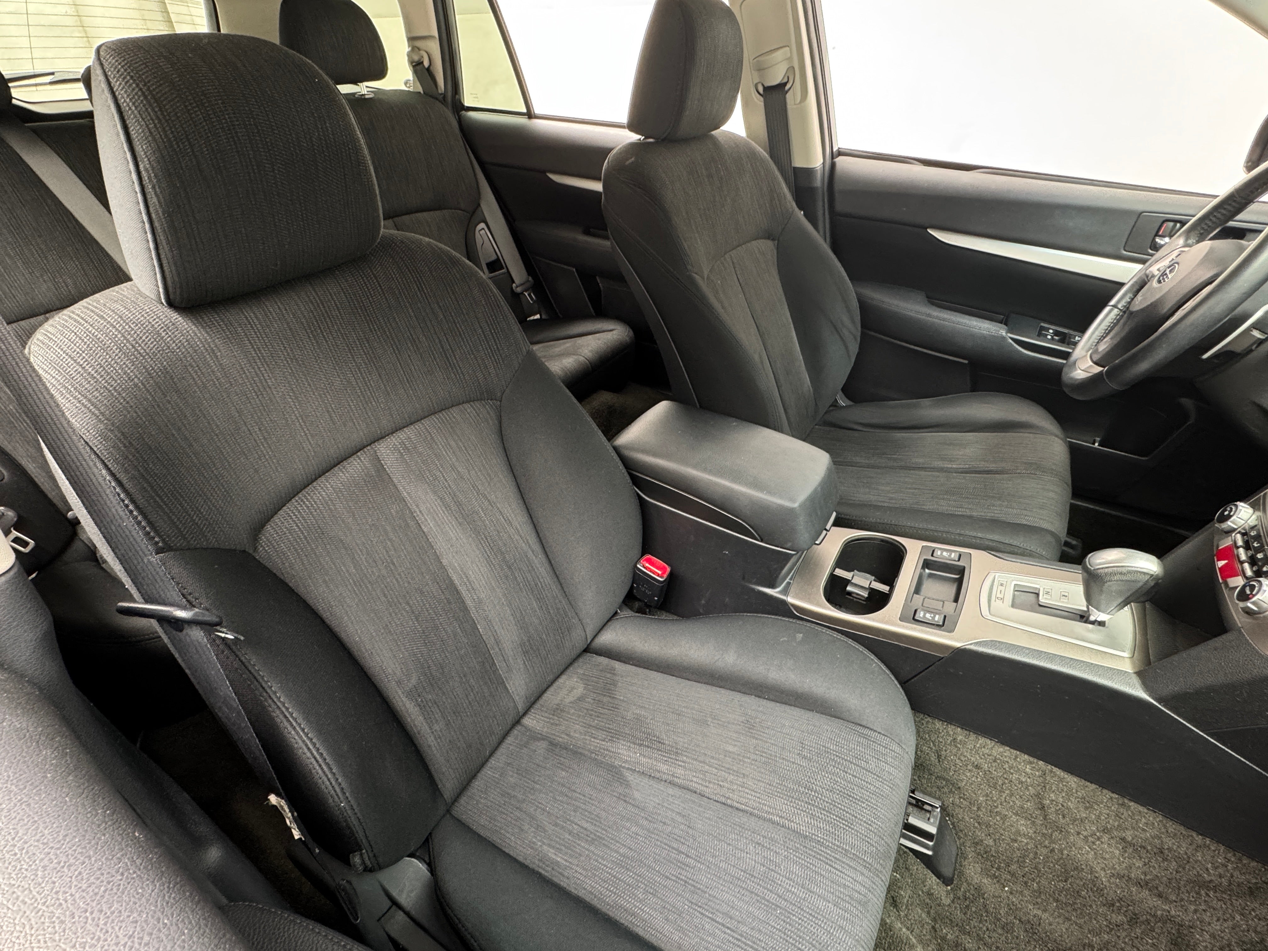 2013 Subaru Outback Premium 2