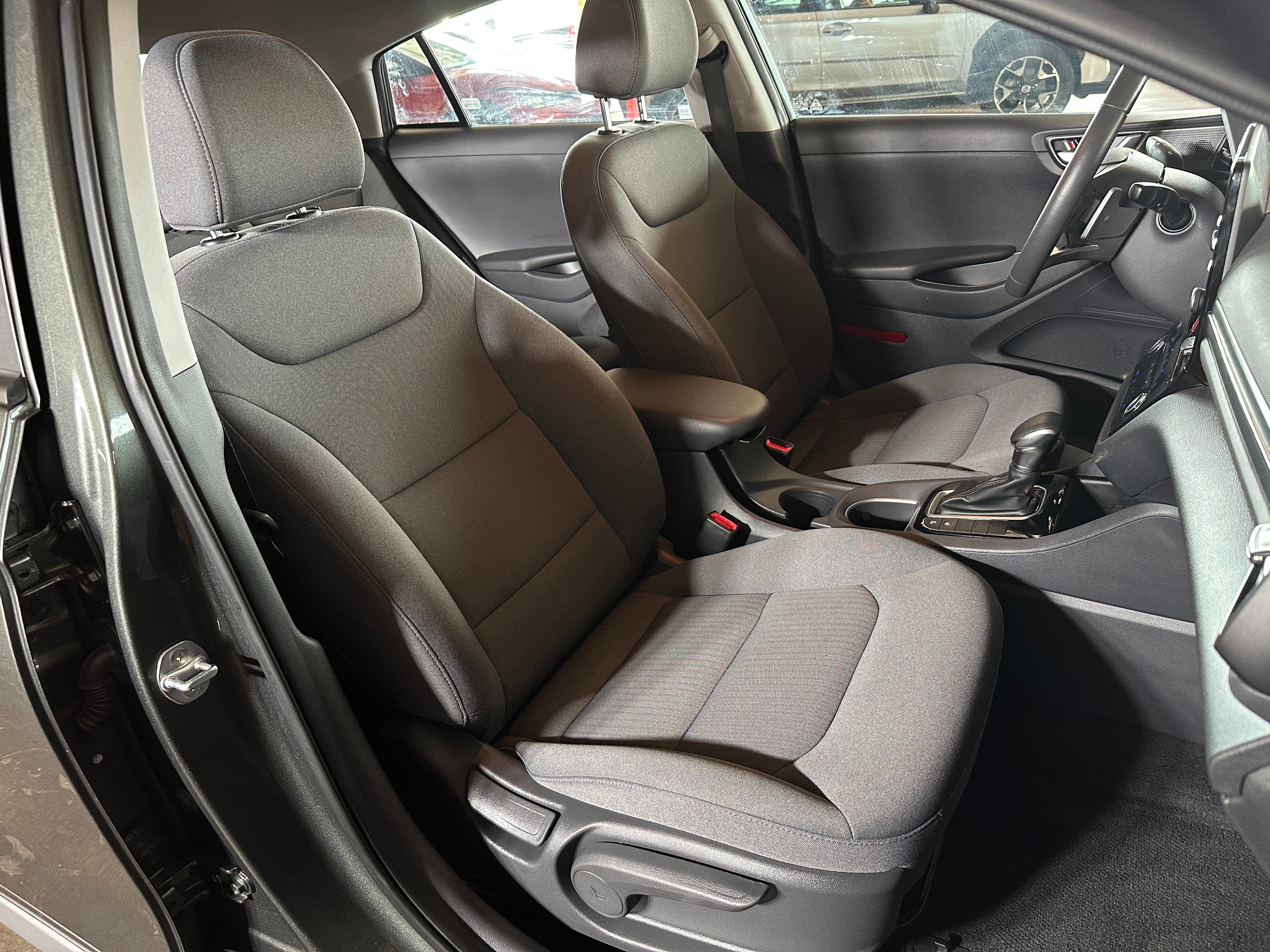 2022 Hyundai Ioniq SE 2