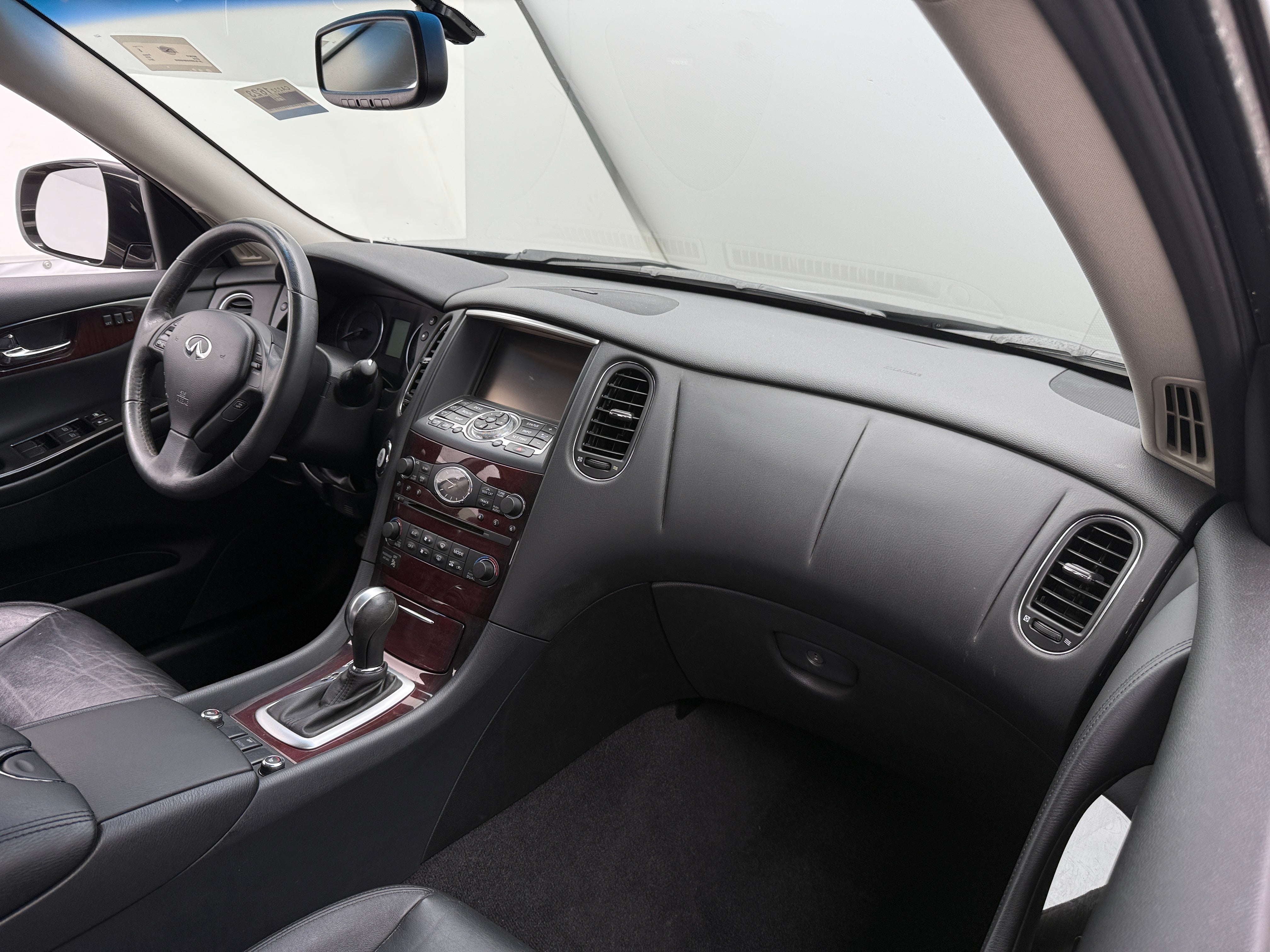 2017 INFINITI QX50 Base 2