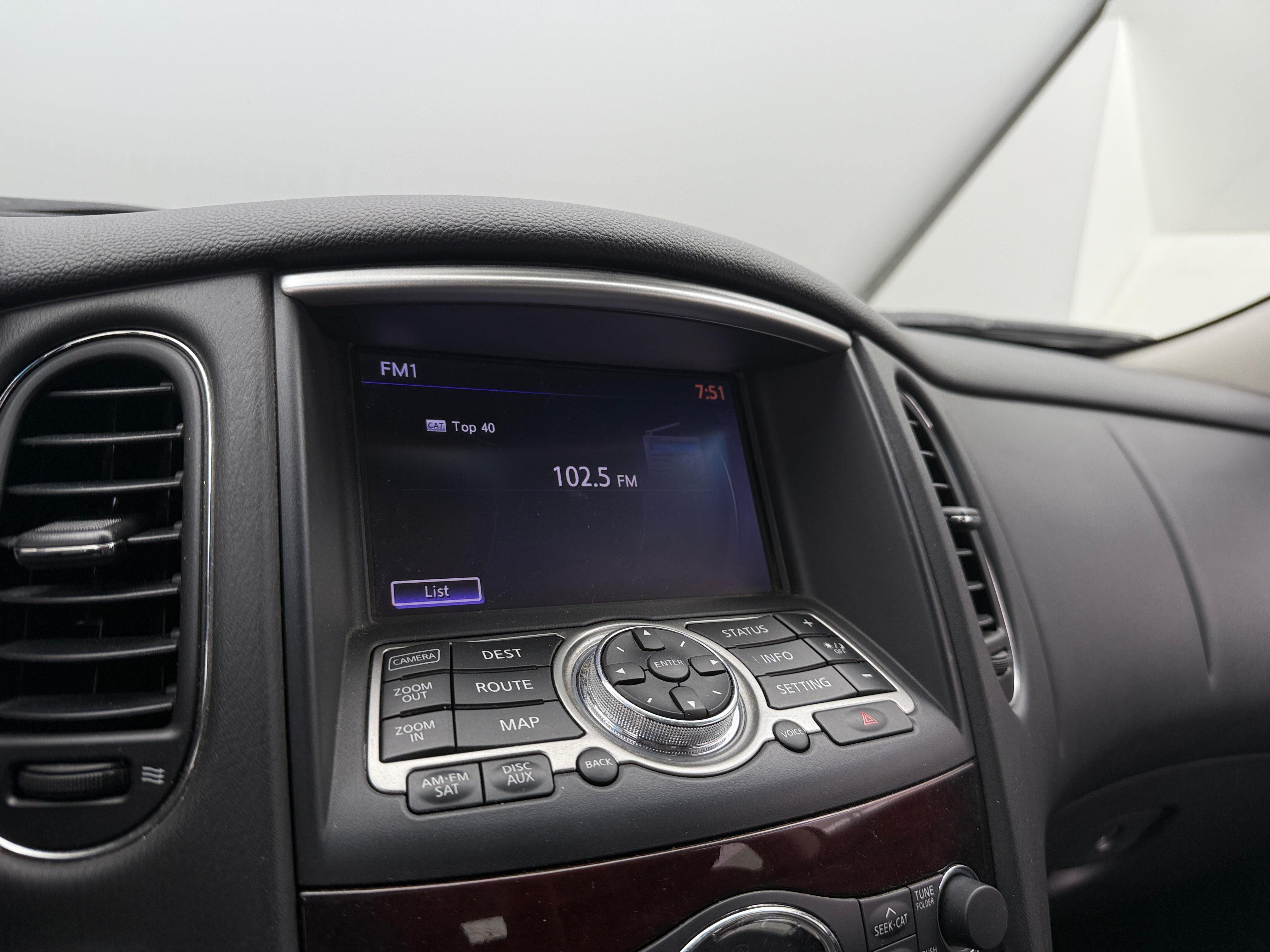 2017 INFINITI QX50 Base 3