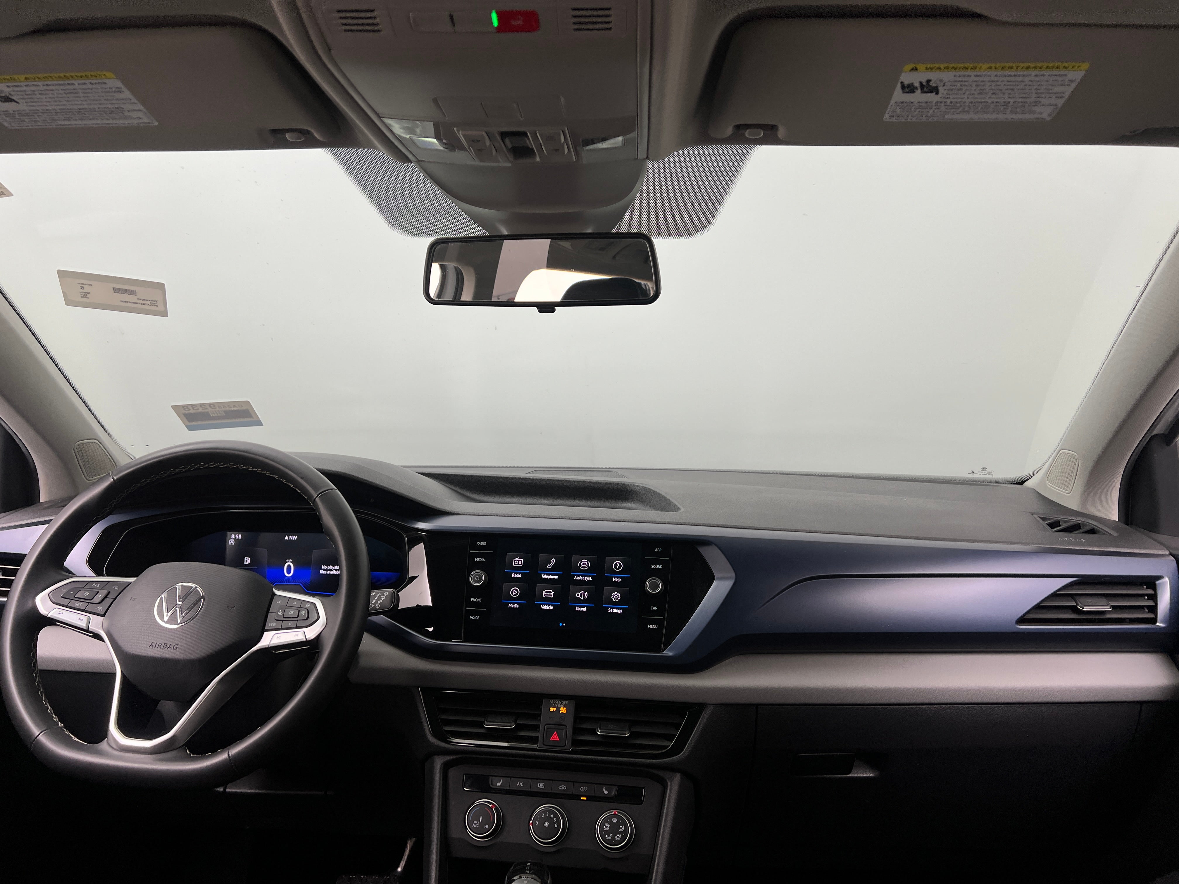 2022 Volkswagen Taos SE 2