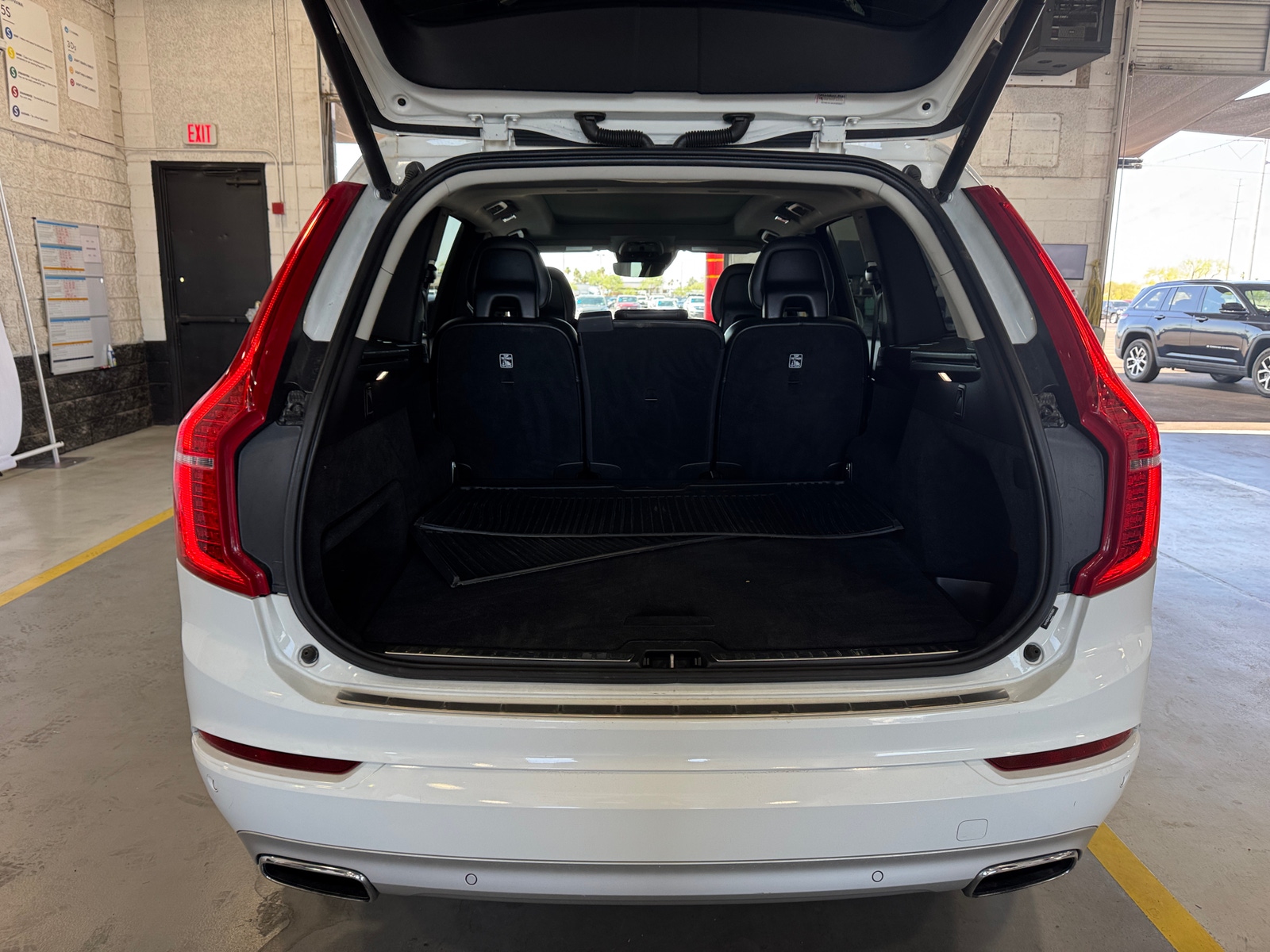 Thumbnail: 2017 Volvo XC90 - 6