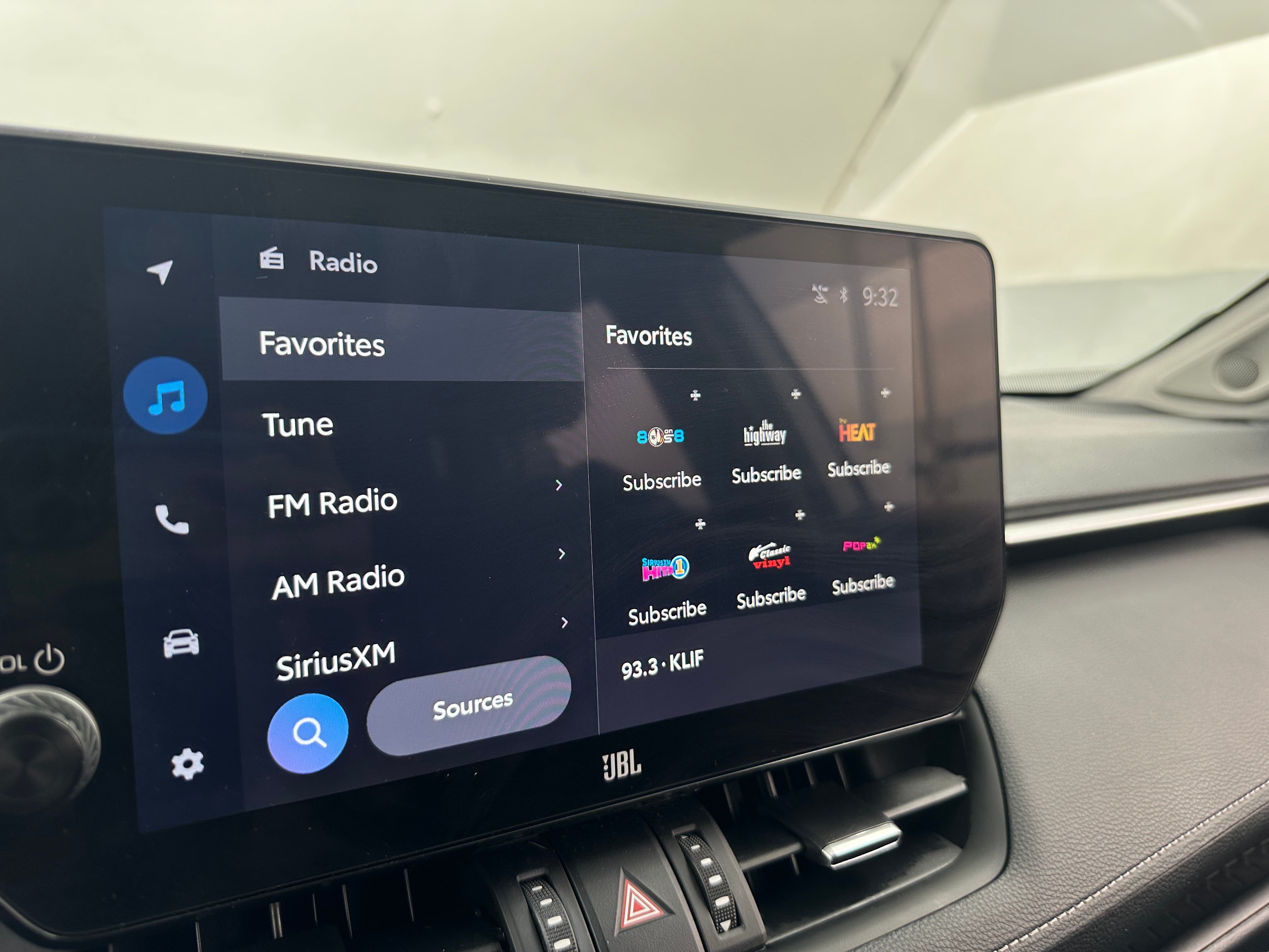 2024 Toyota RAV4 XLE Premium 3