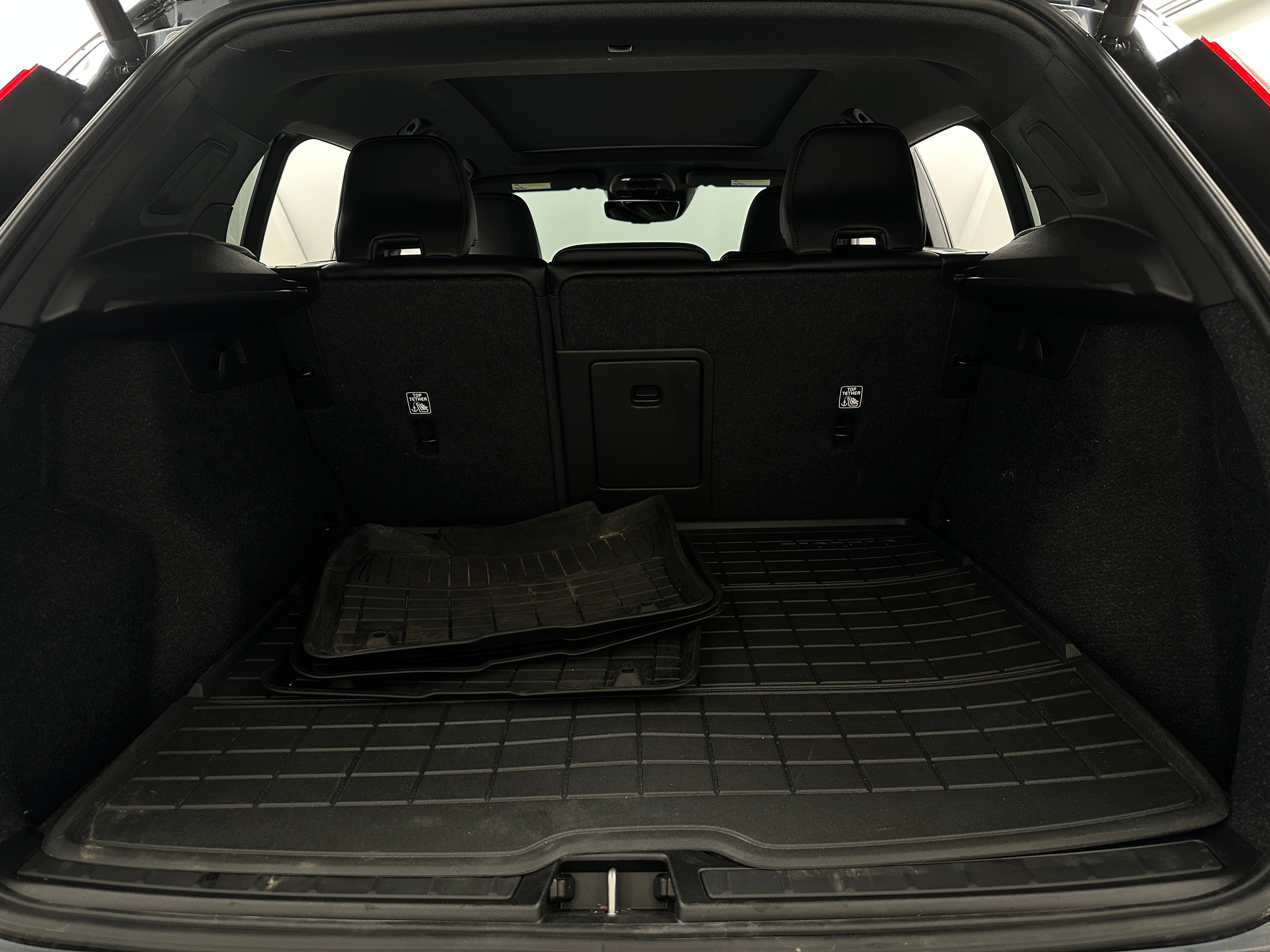 2022 Volvo XC40 T5 R-Design 6