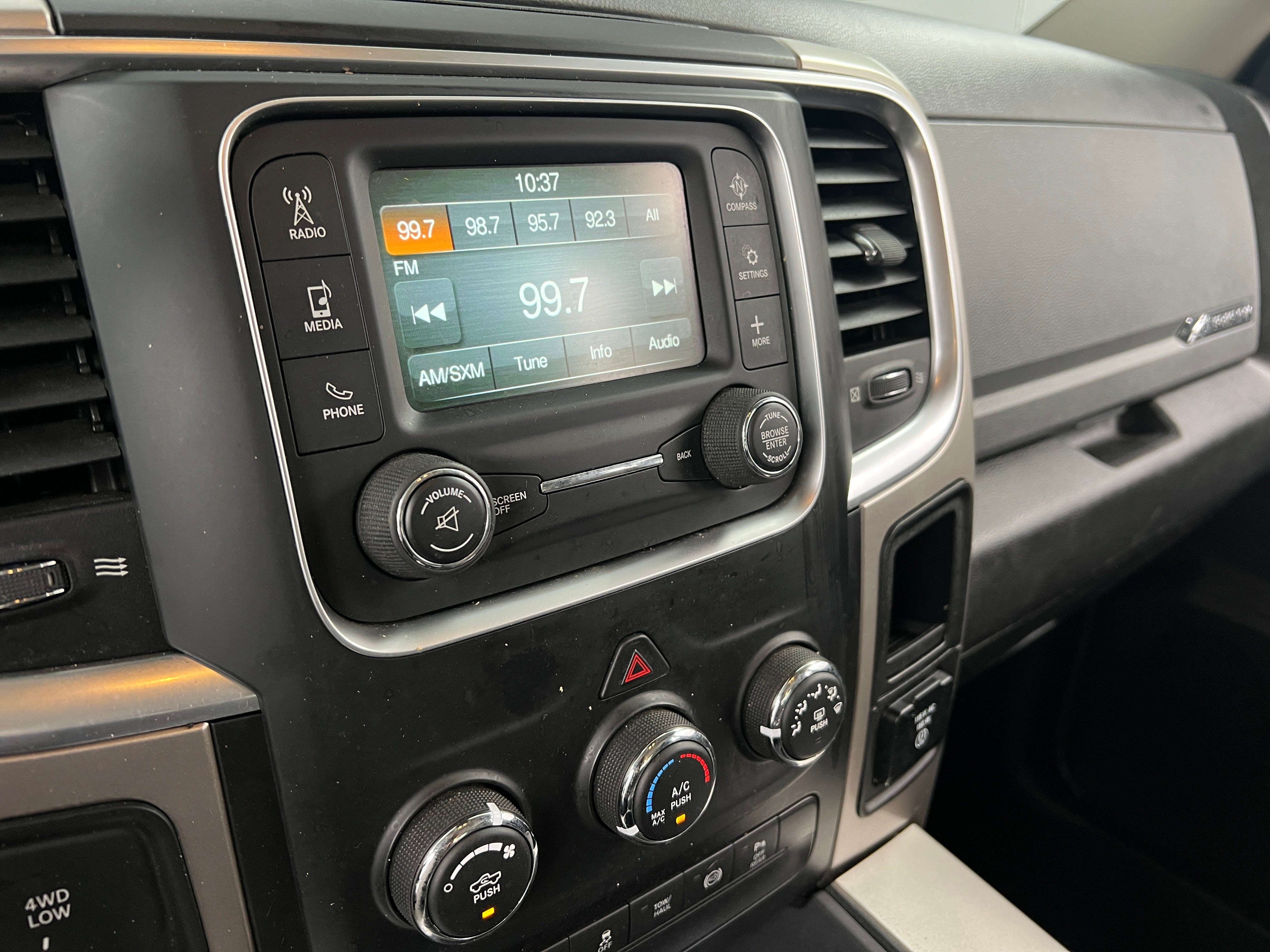 2017 RAM 3500 Big Horn 4