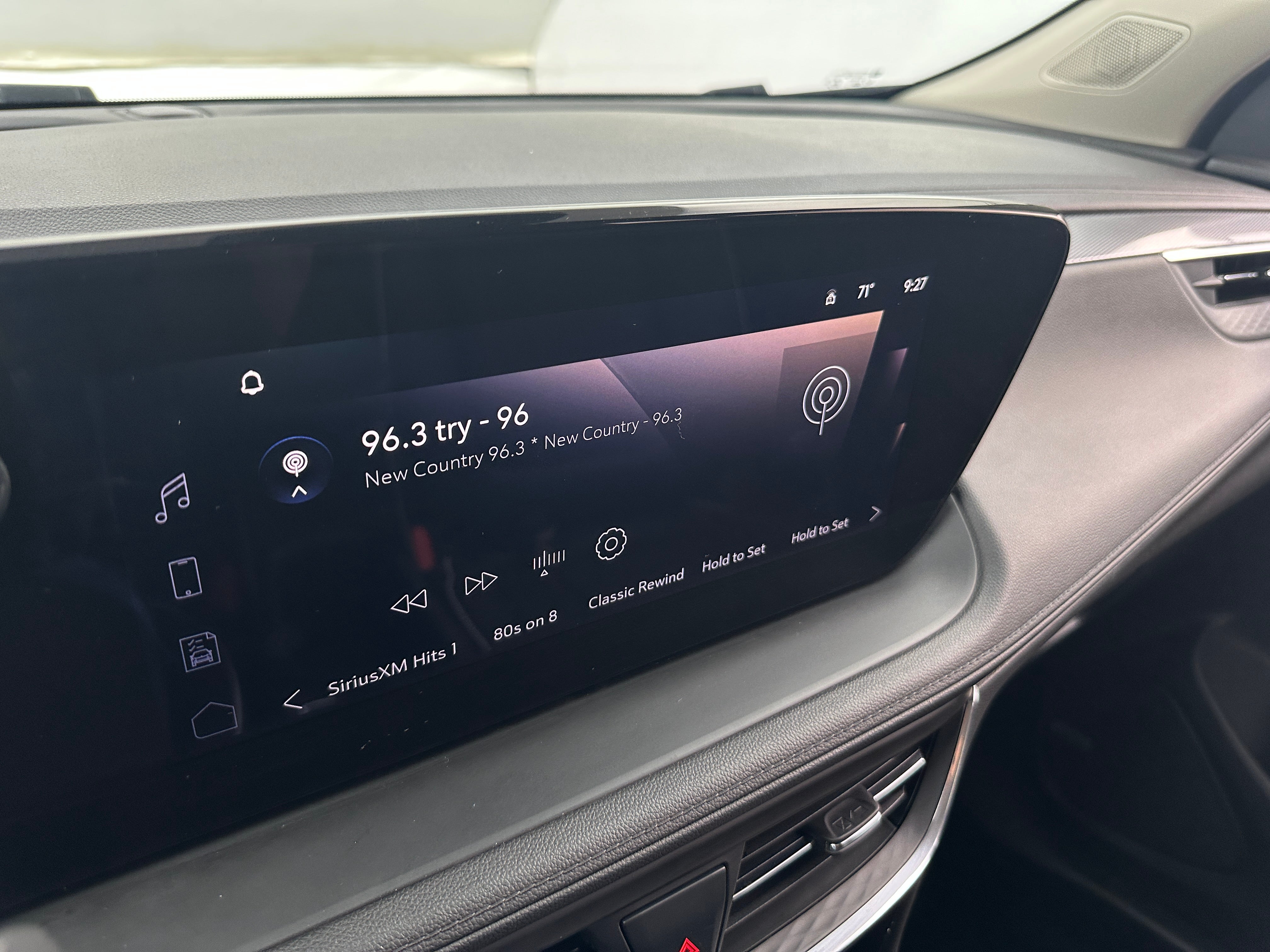 2025 Buick Encore GX Avenir 3