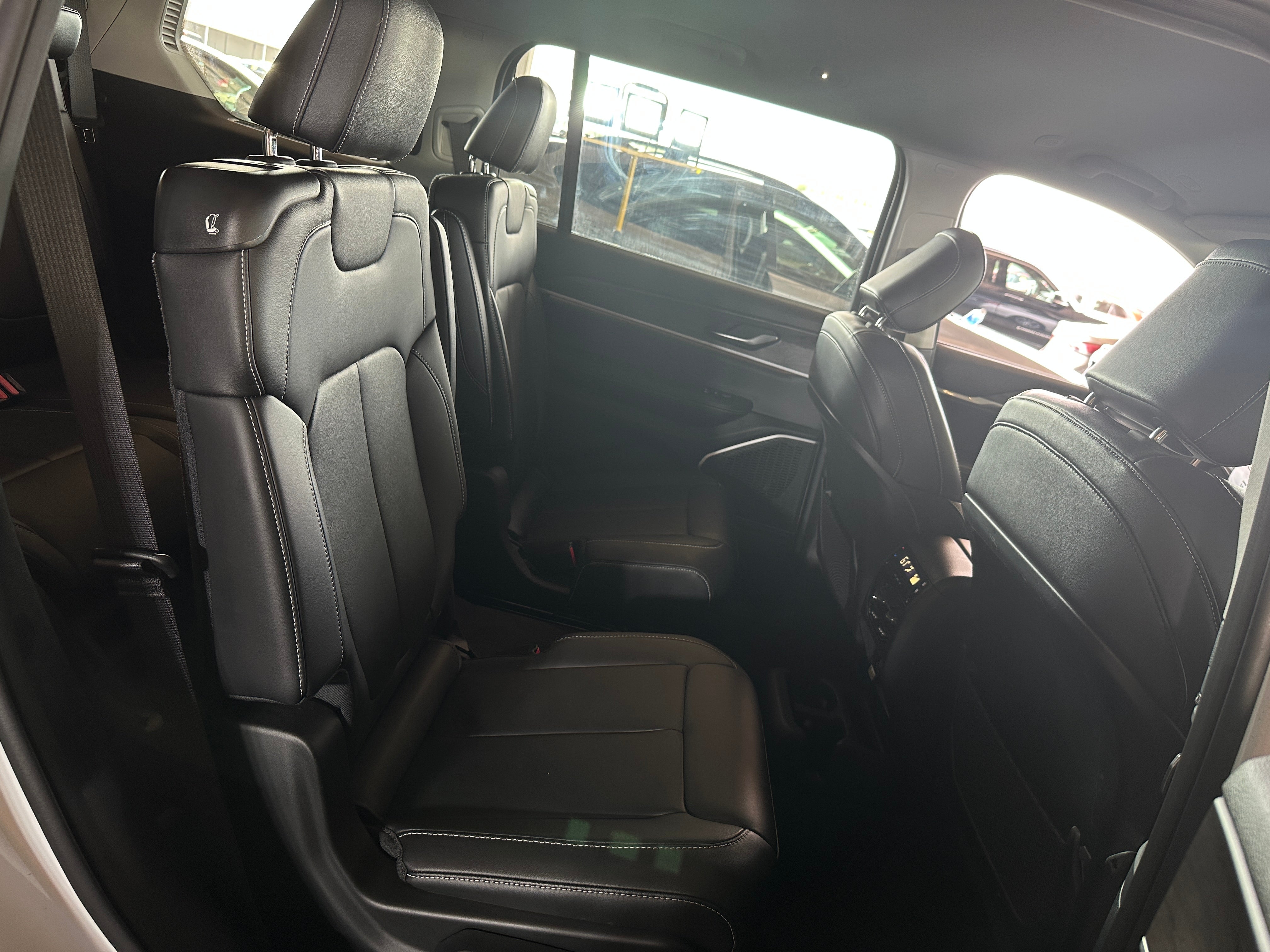 2022 Jeep Grand Cherokee L Limited Edition 5