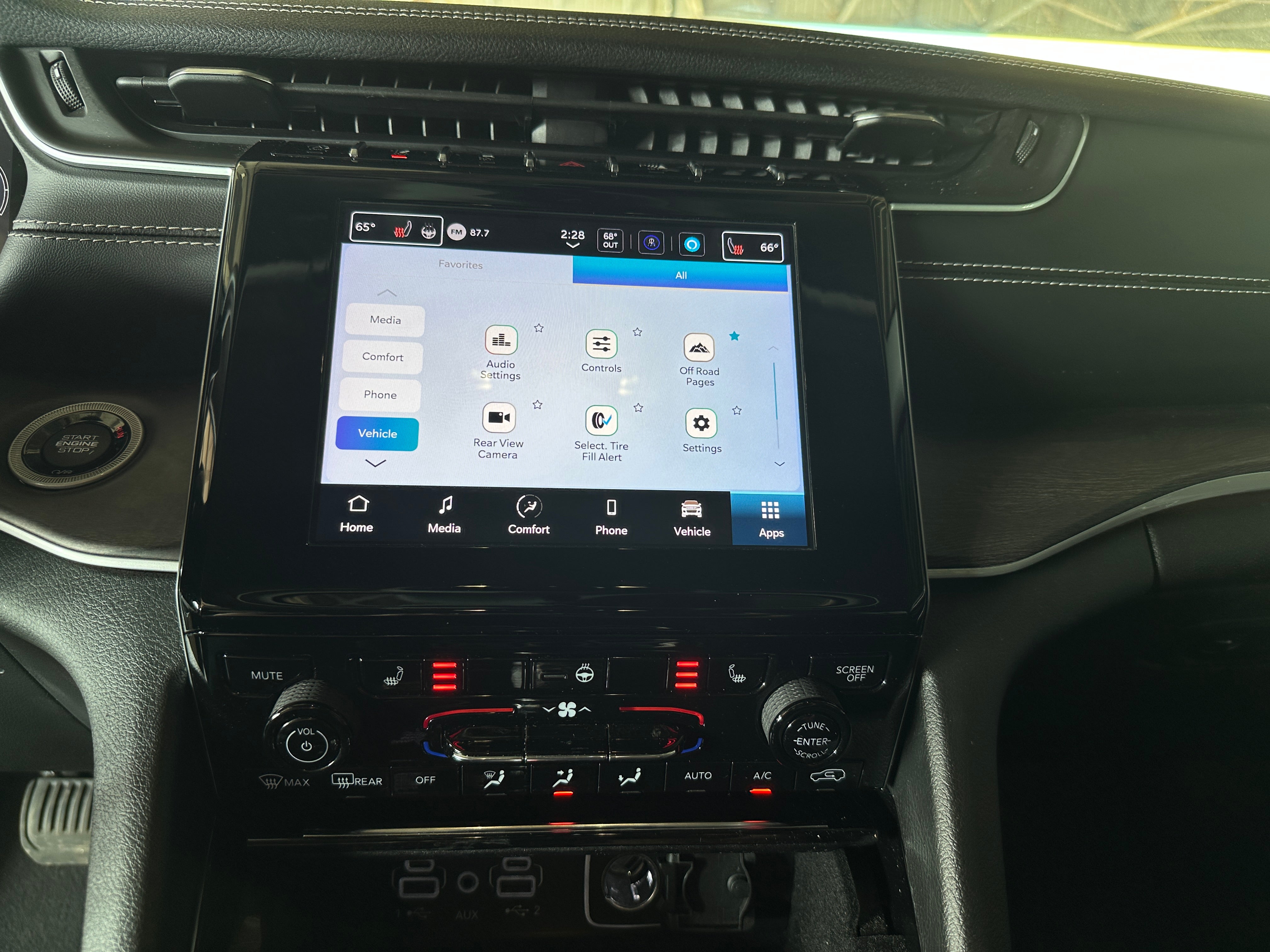 2022 Jeep Grand Cherokee L Limited Edition 3