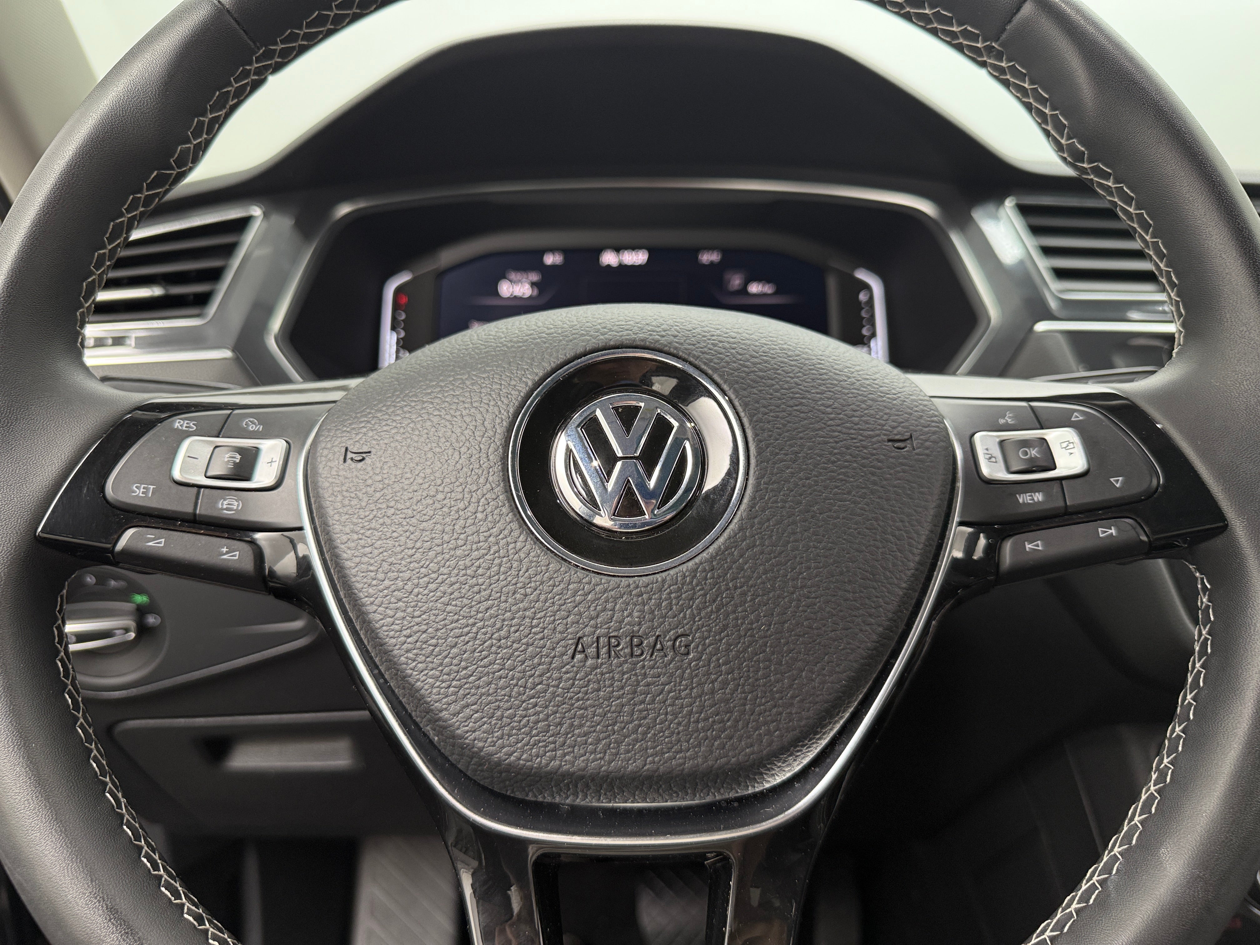 2021 Volkswagen Tiguan SEL 4