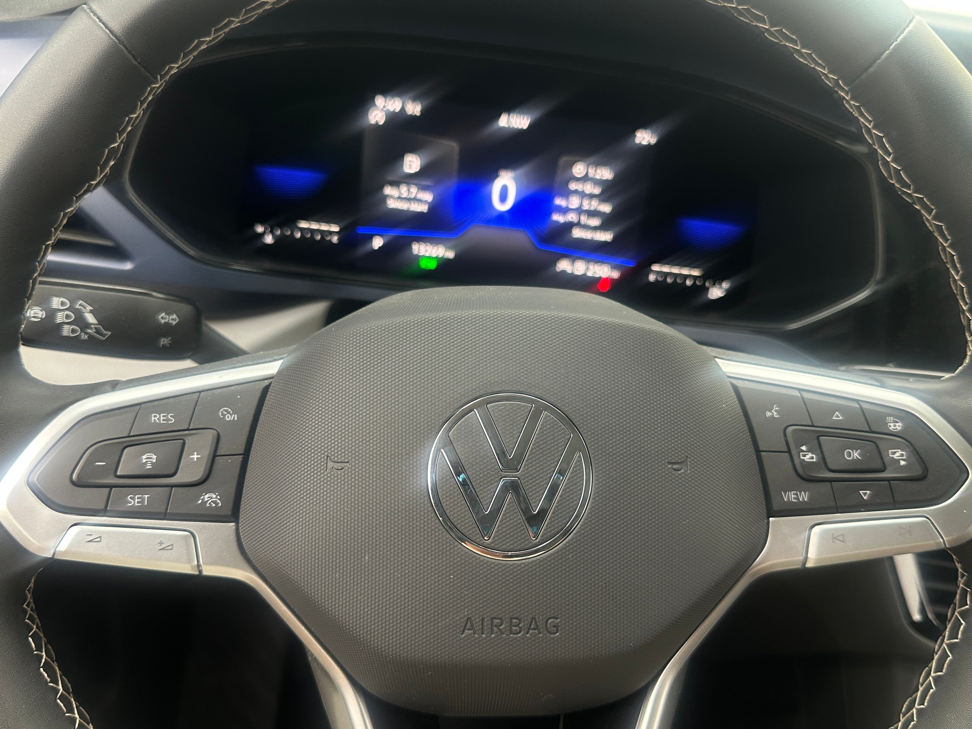 2023 Volkswagen Taos SE 5