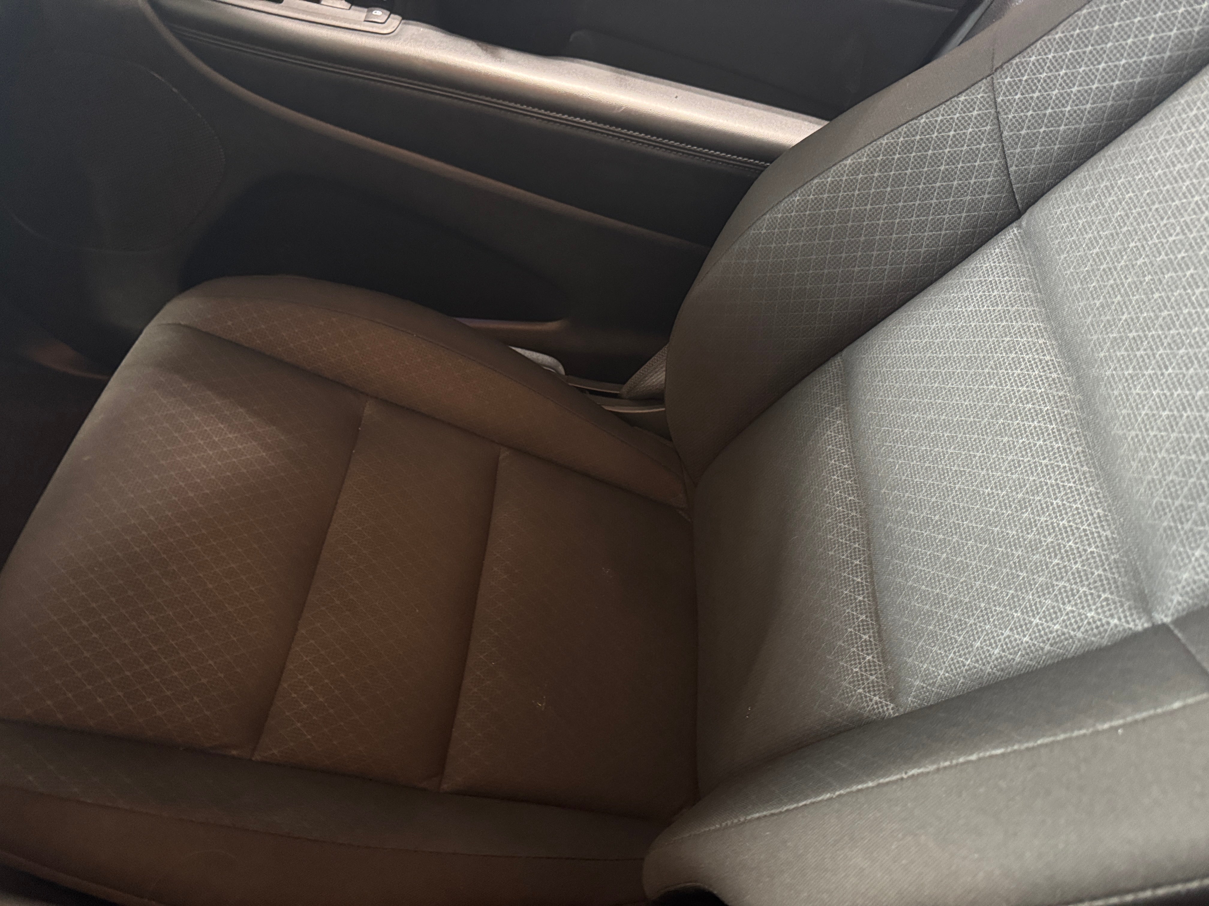2020 Jeep Grand Cherokee Laredo 2