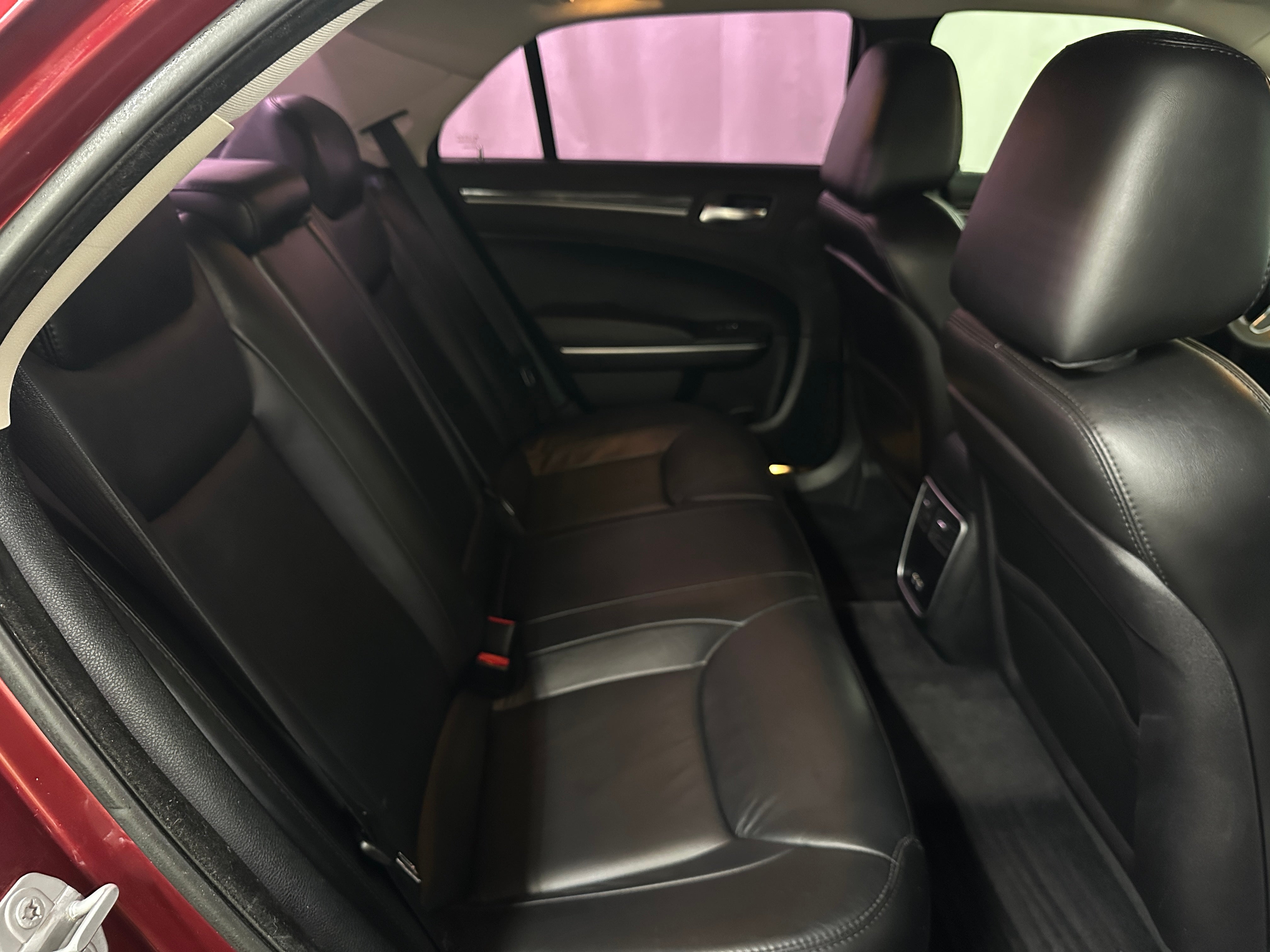 2018 Chrysler 300 Touring 5