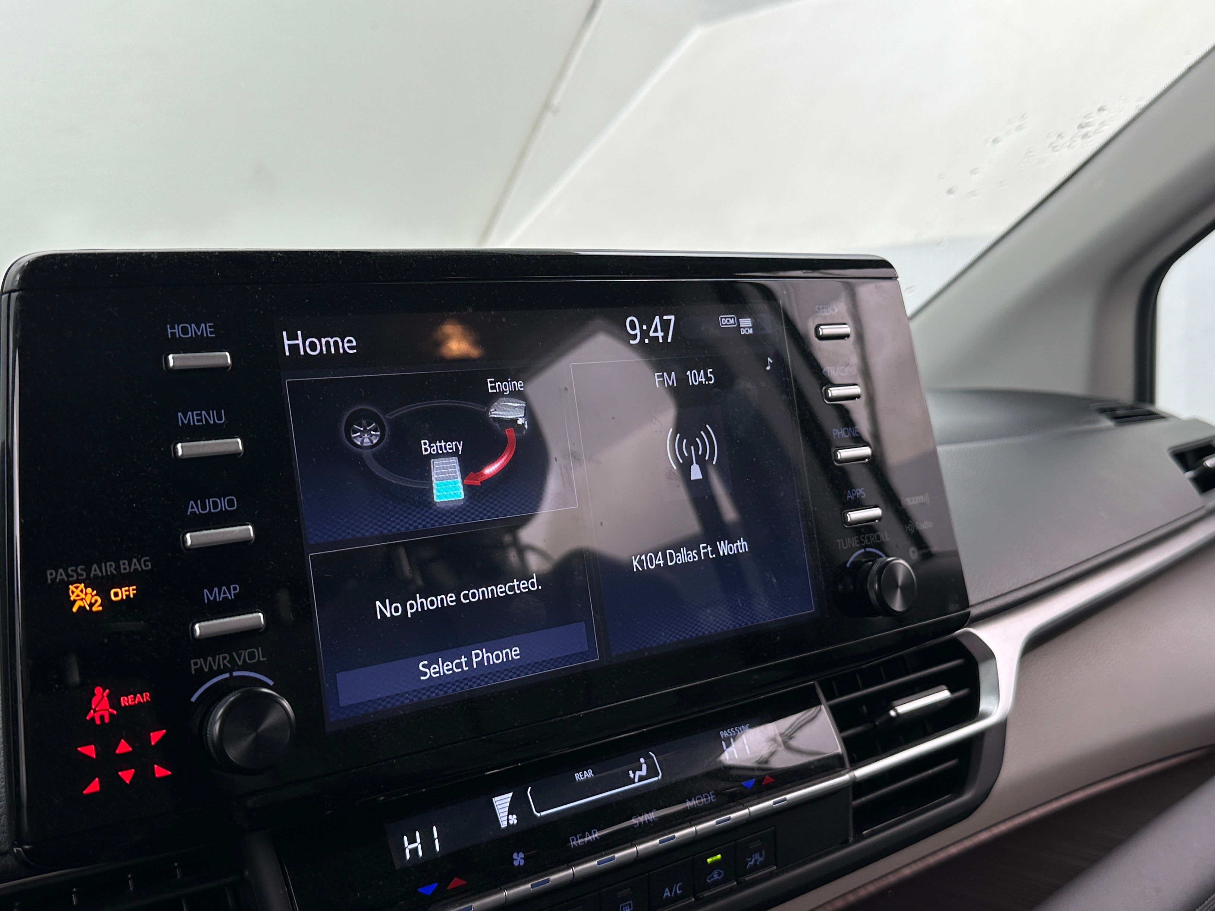 2021 Toyota Sienna LE 4