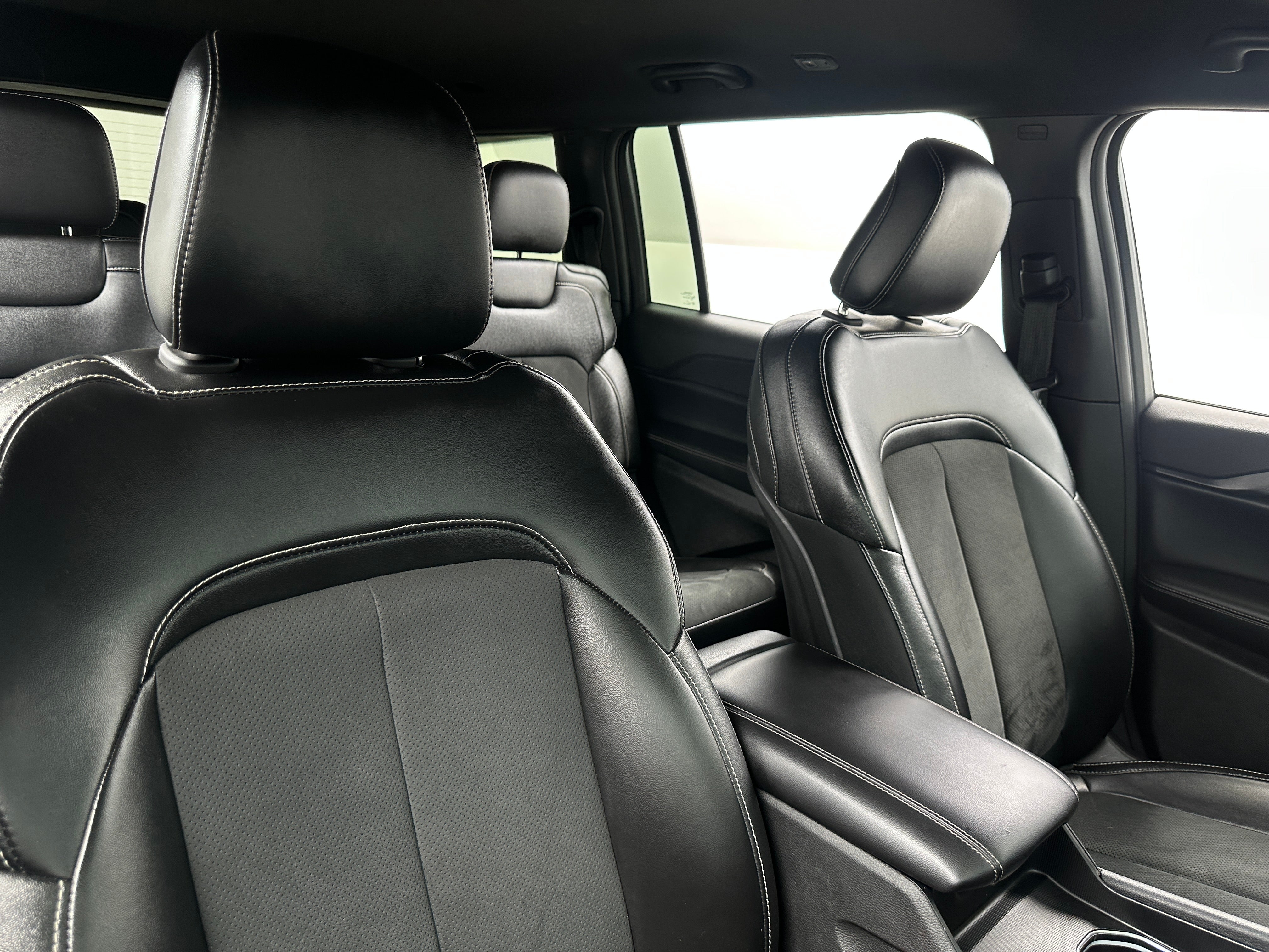 2024 Jeep Grand Cherokee L Altitude 2