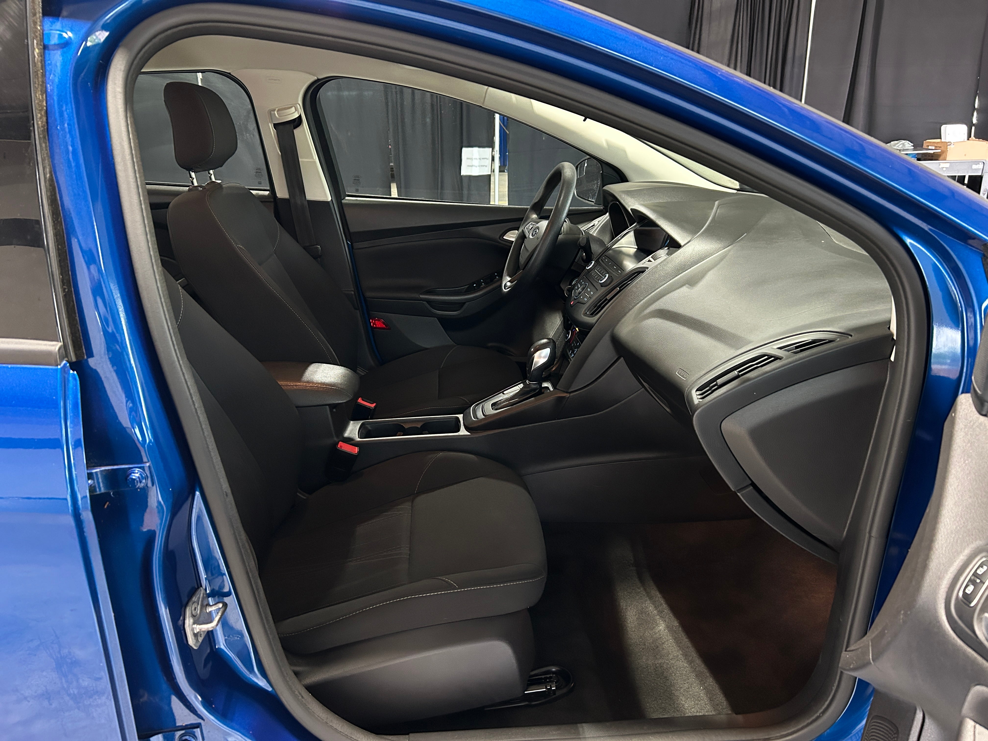 2018 Ford Focus SE 2