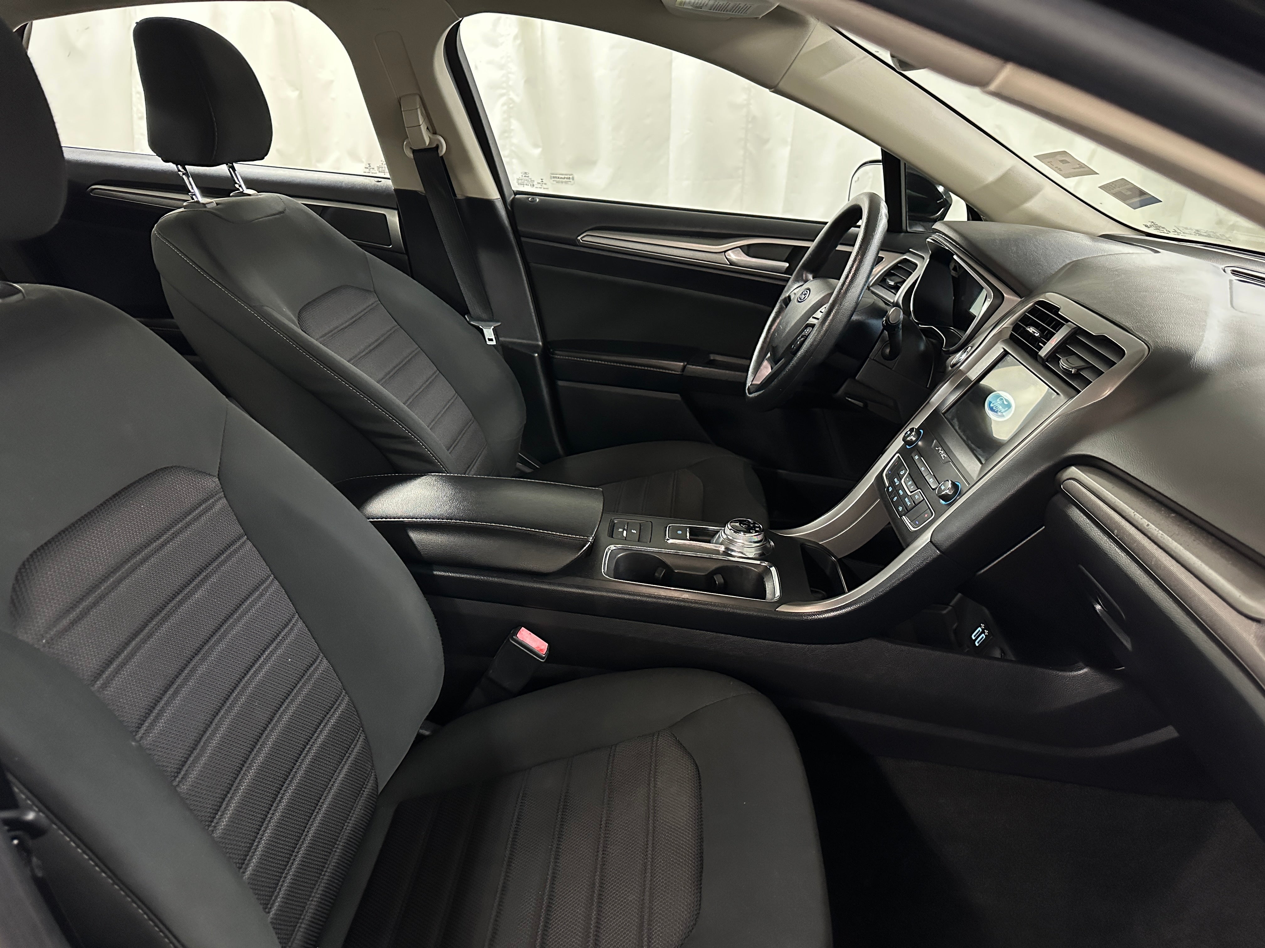 2020 Ford Fusion SE 2