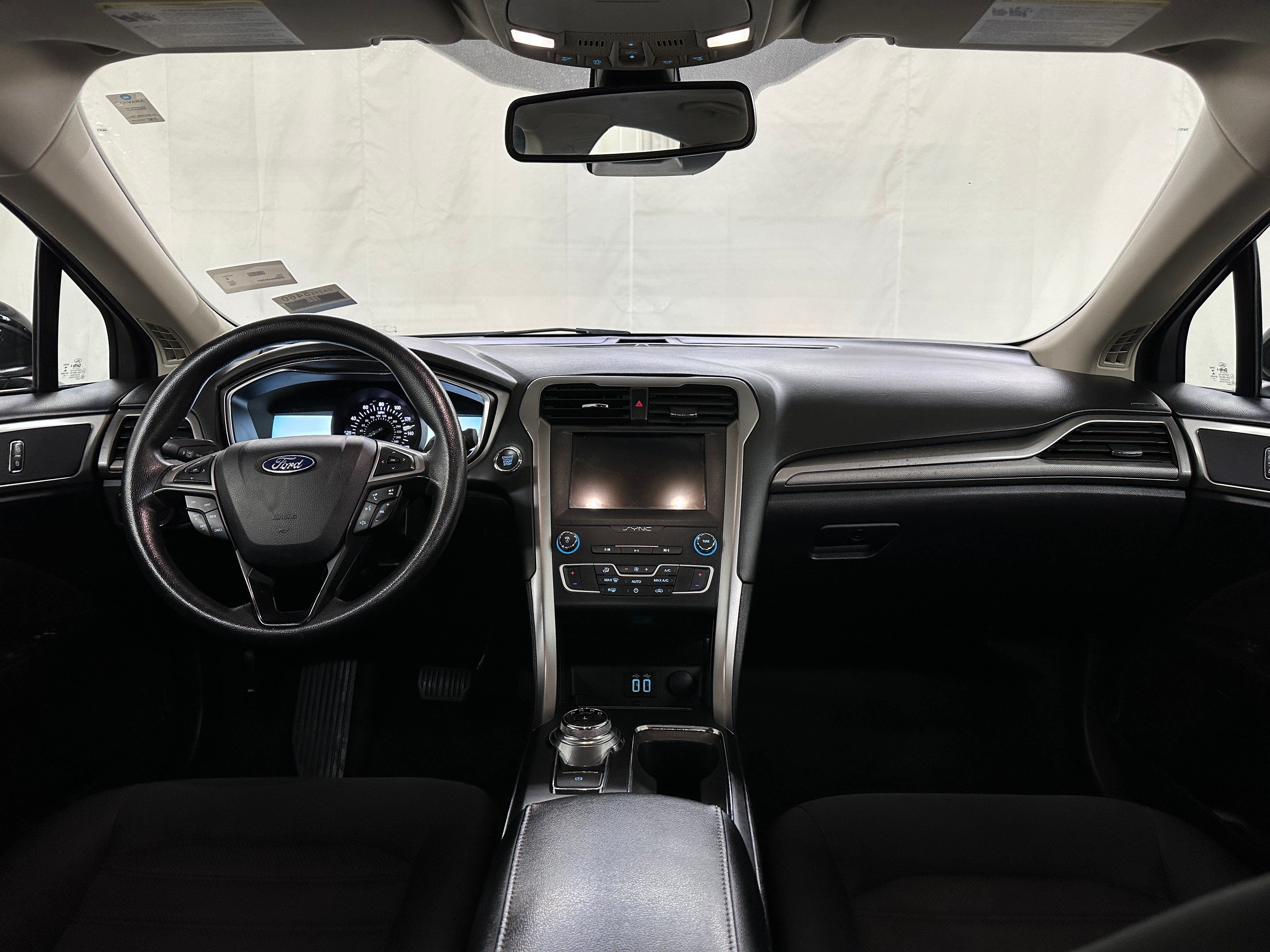 2020 Ford Fusion SE 3