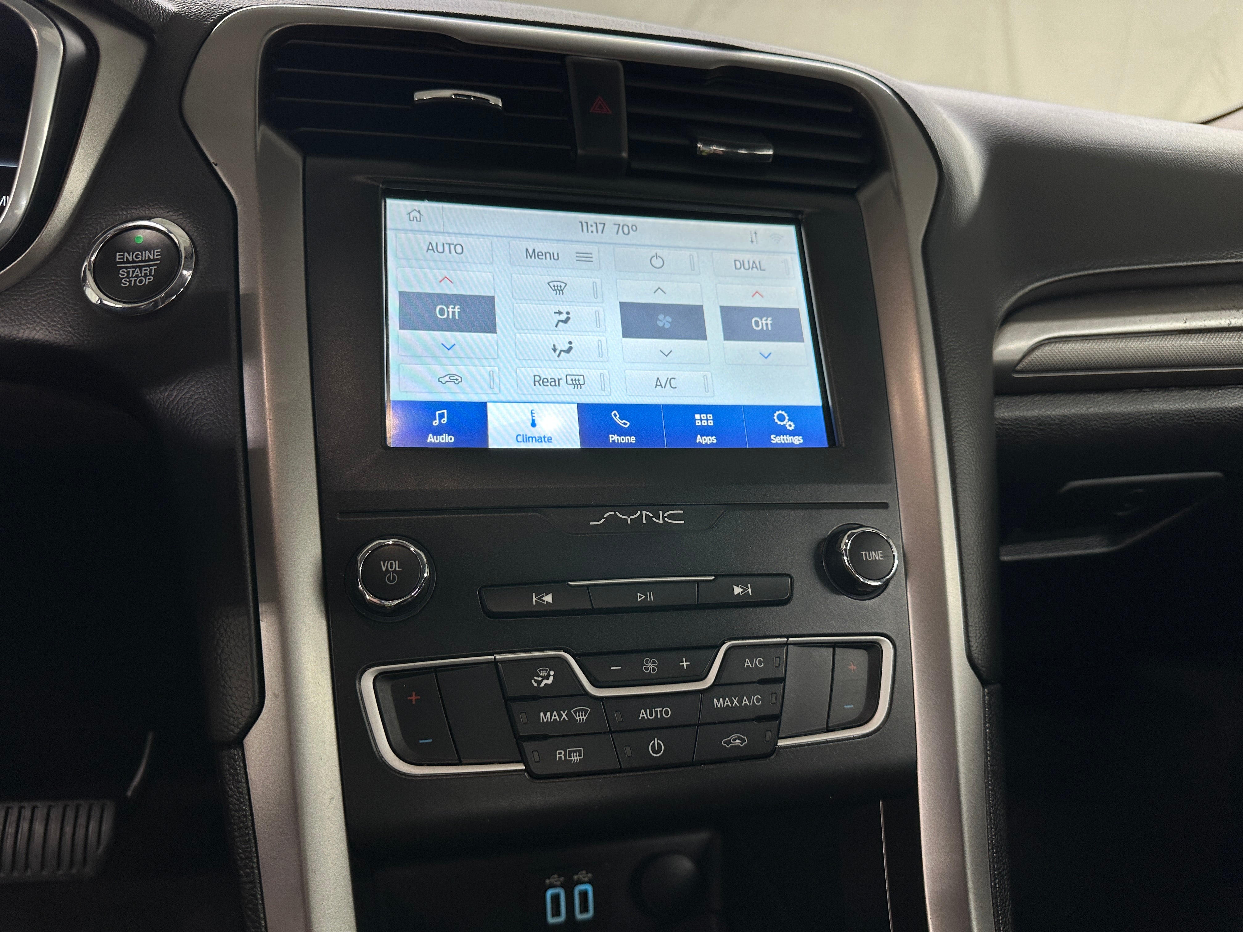 2020 Ford Fusion SE 4