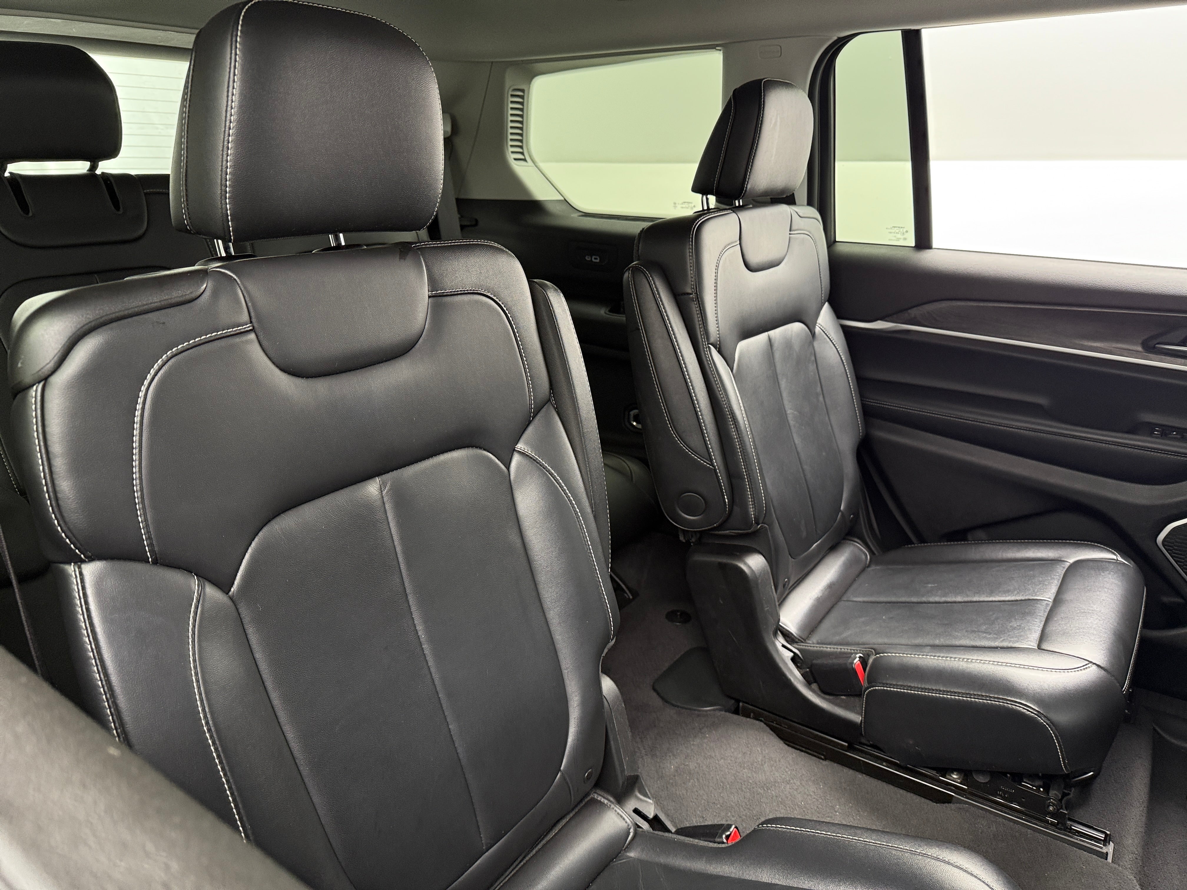 2022 Jeep Grand Cherokee L Limited Edition 5