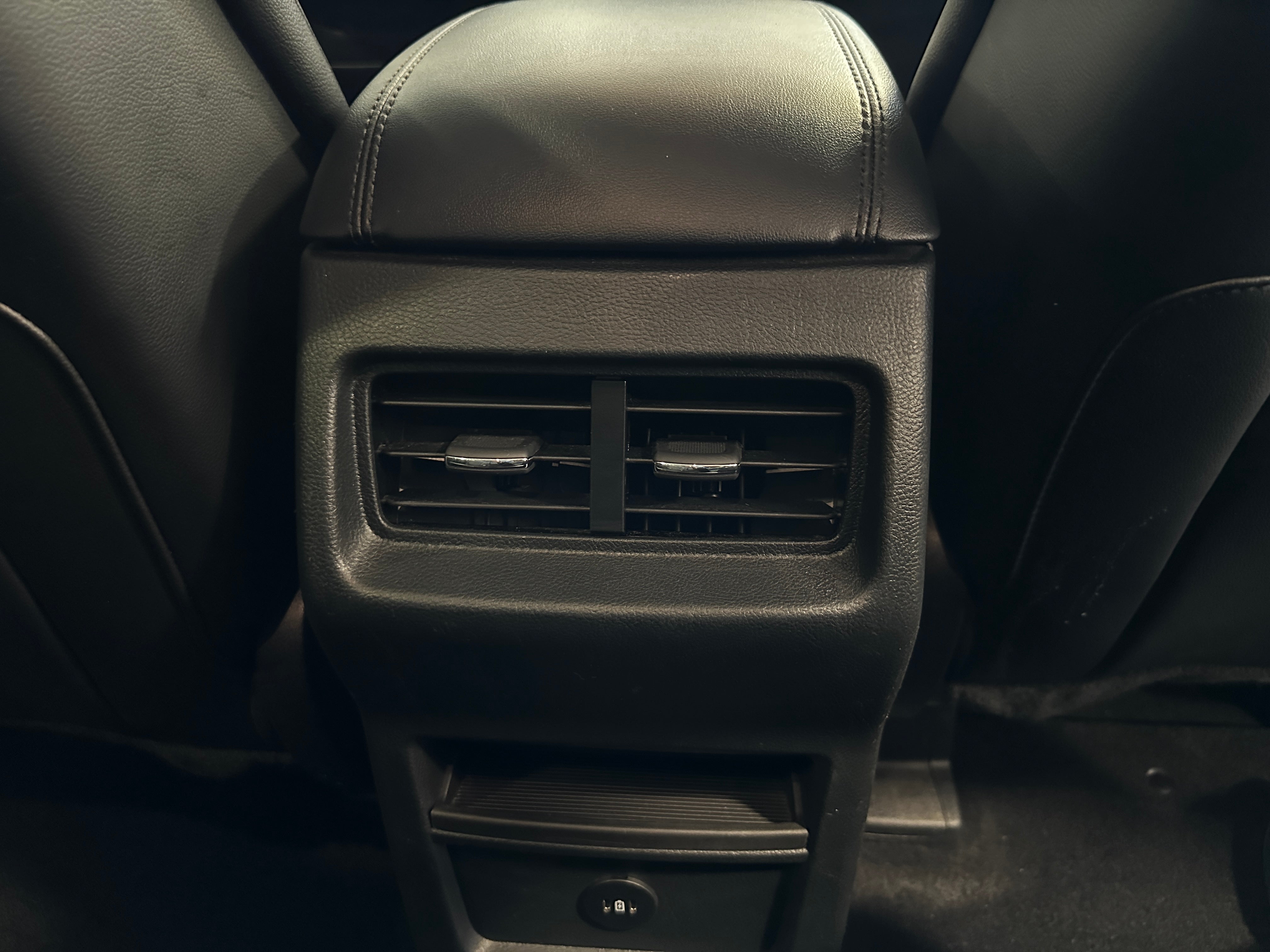 Image 2 of 2024 Ford Edge SEL