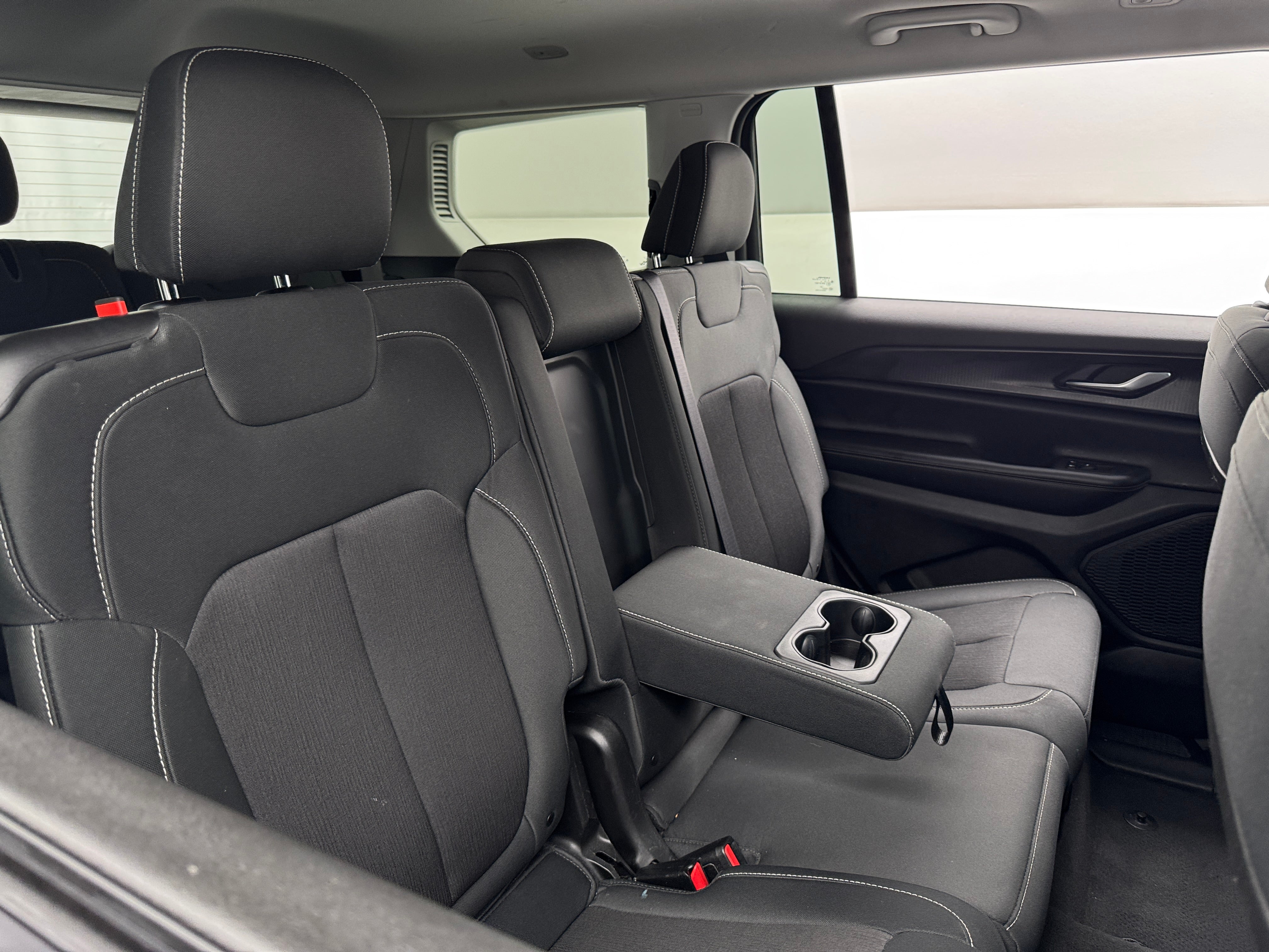 2023 Jeep Grand Cherokee L Laredo 6