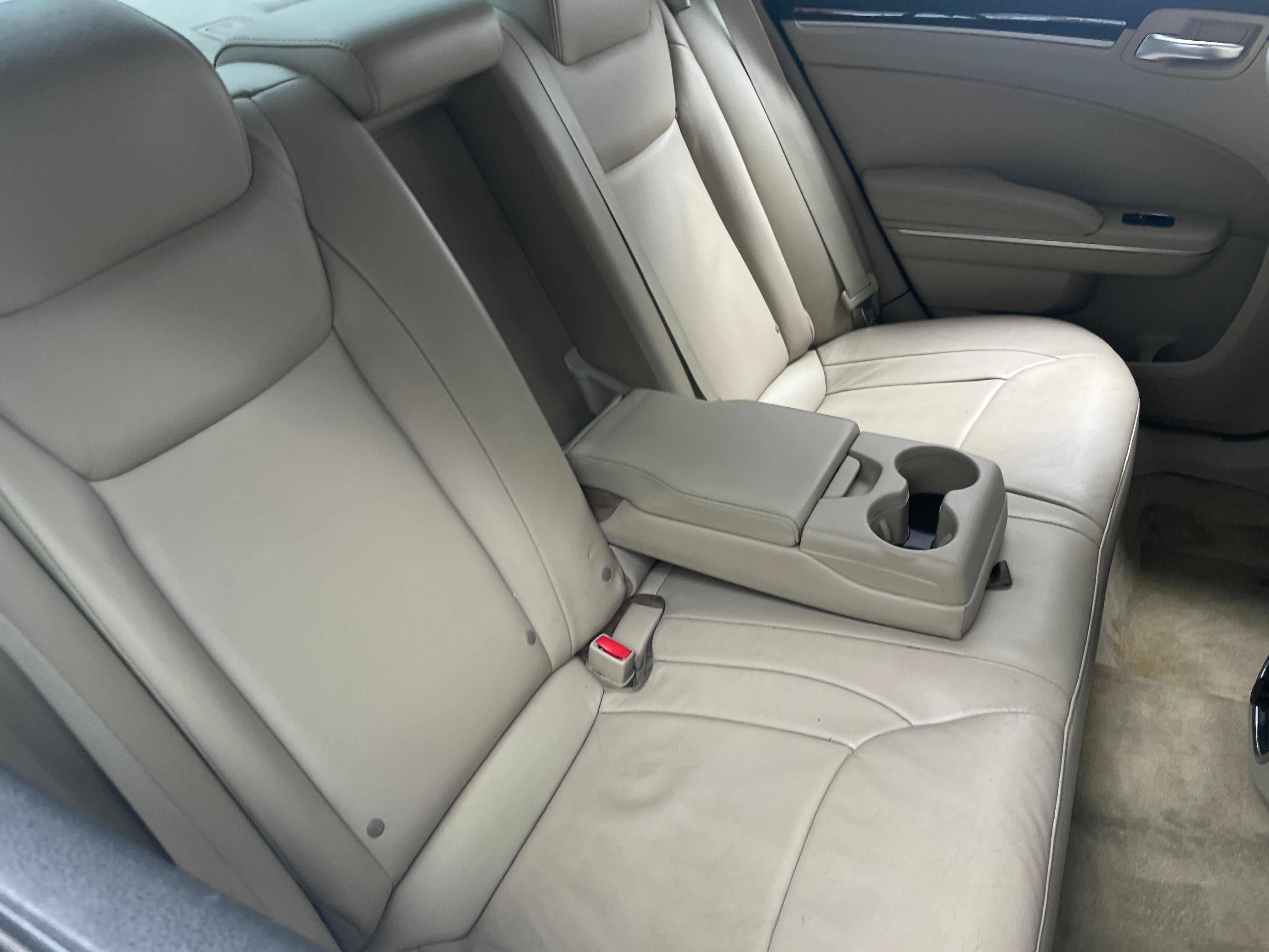 2014 Chrysler 300  5