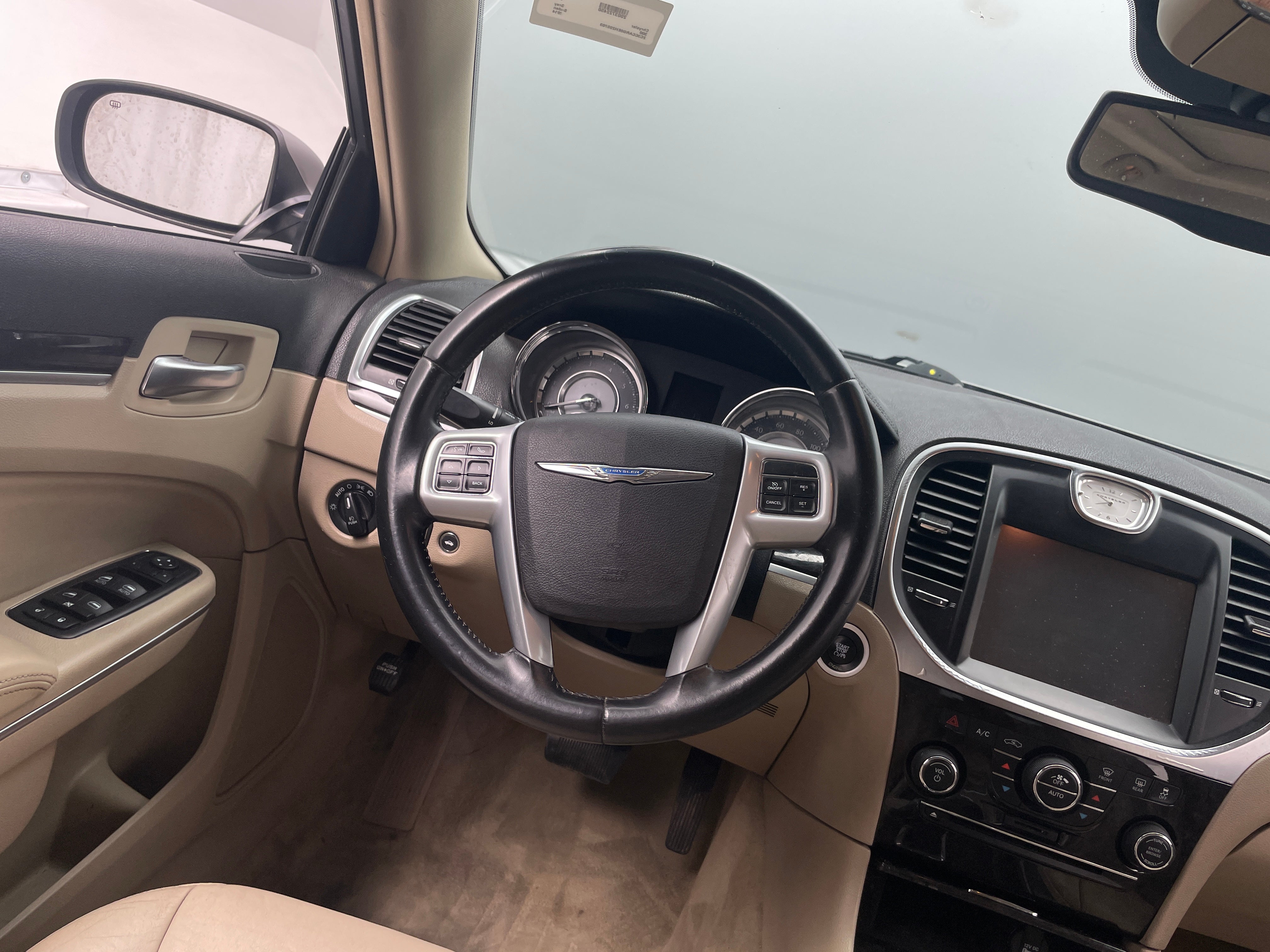 2014 Chrysler 300  4