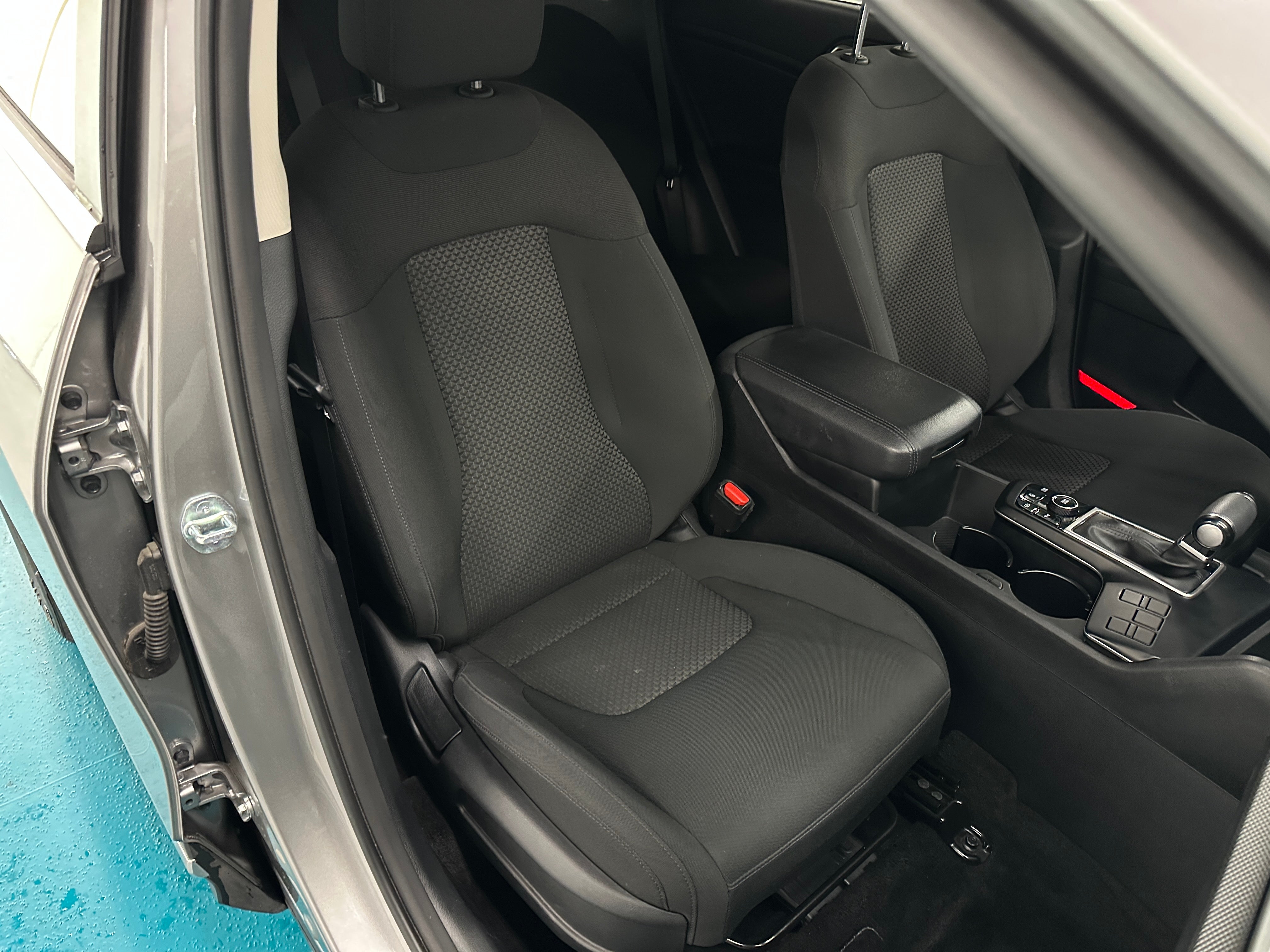 2023 Kia Sportage LX 2