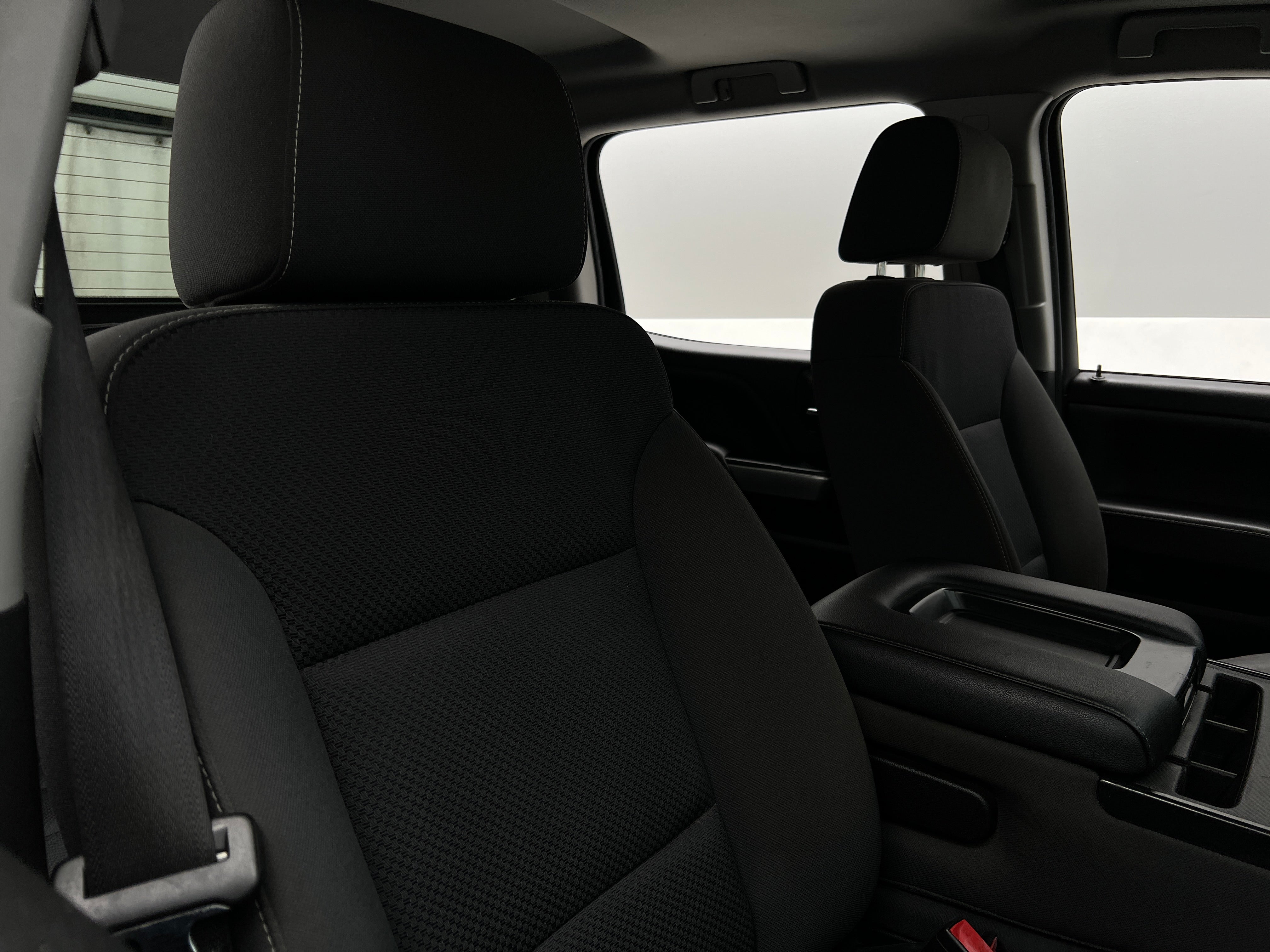 2018 Chevrolet Silverado 1500 LT 2