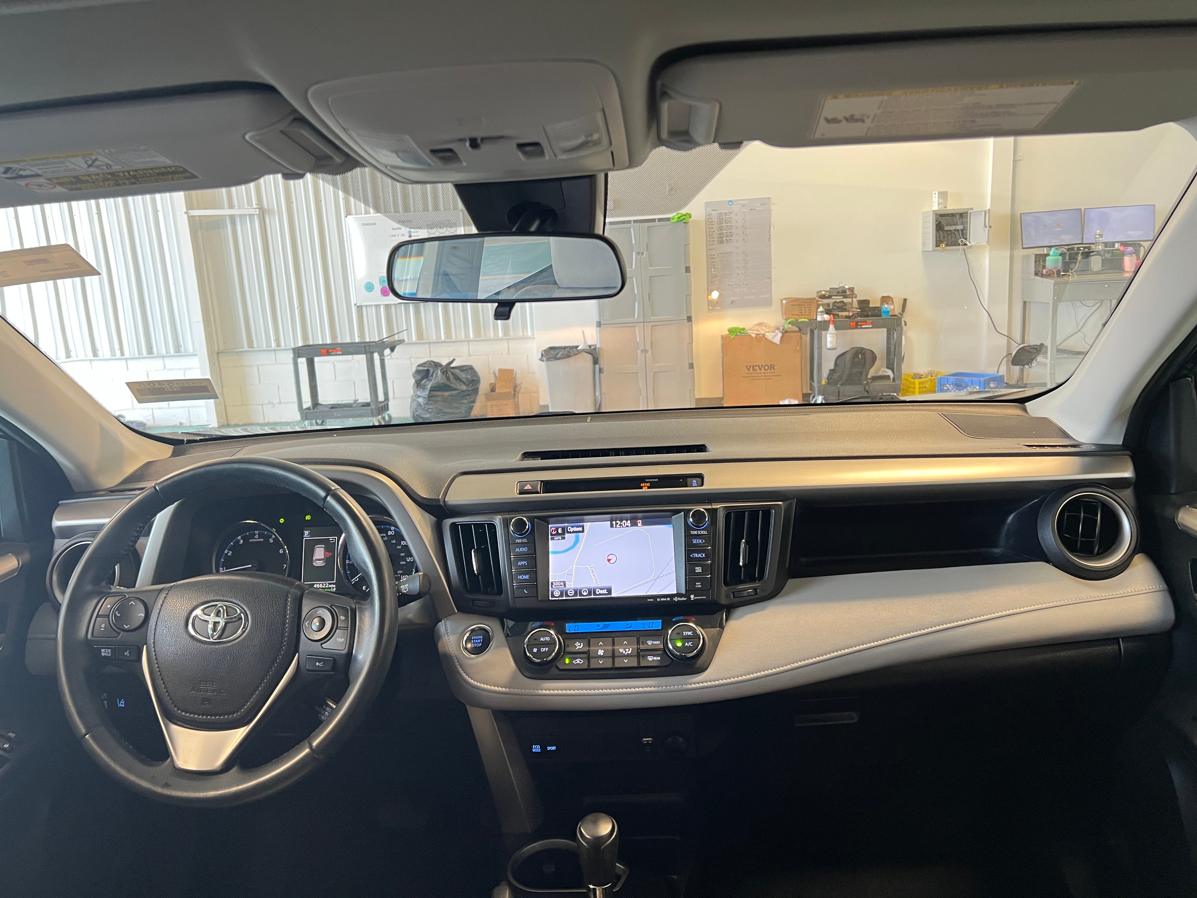 2016 Toyota RAV4 XLE 3