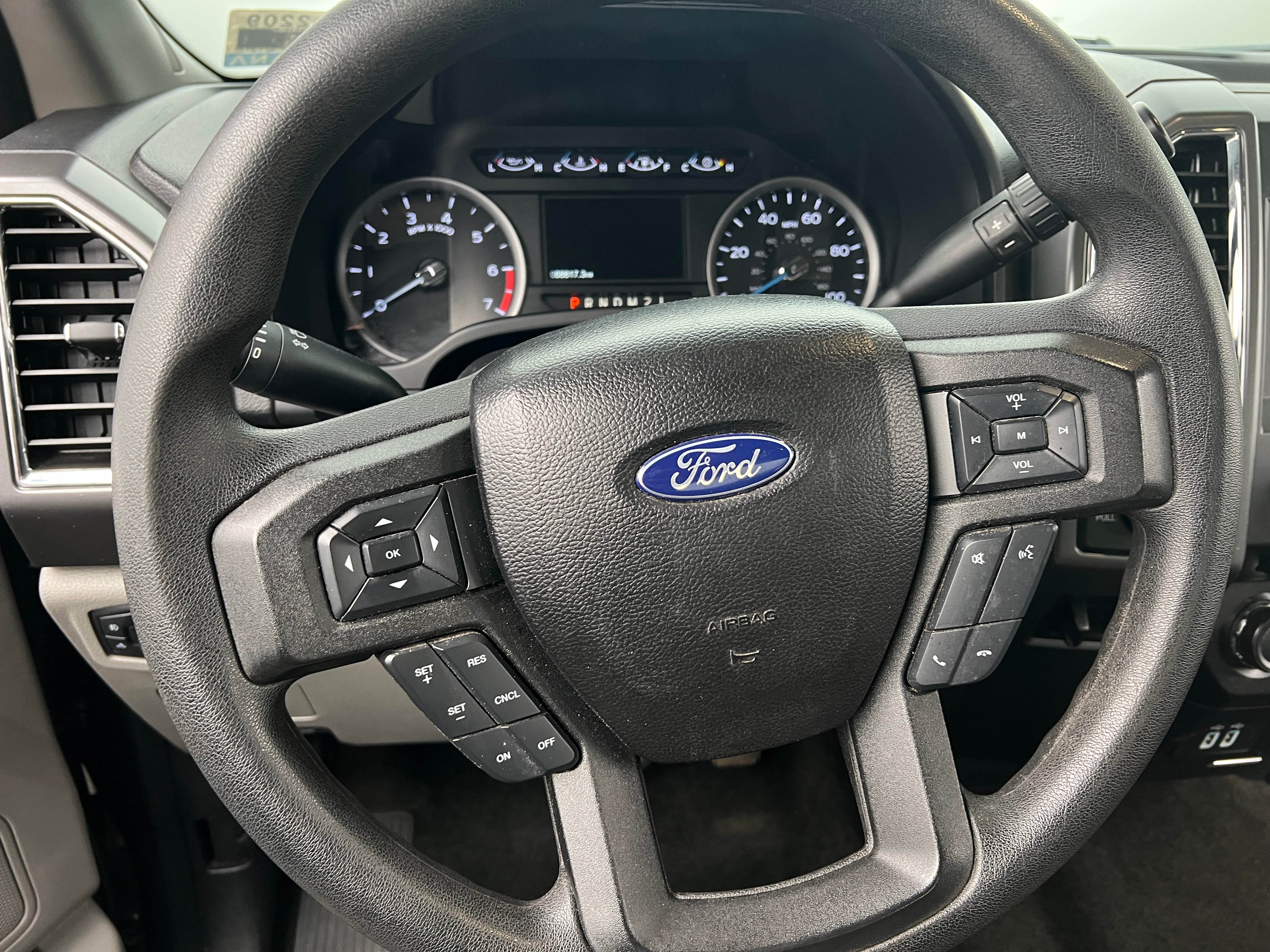 2017 Ford Econoline E-250 5