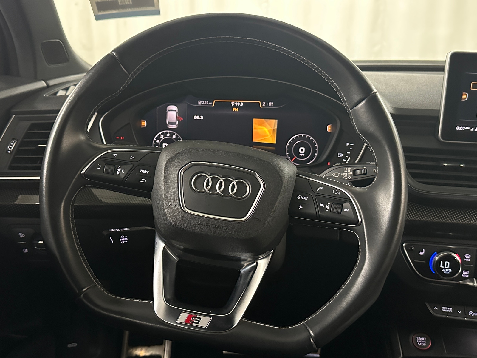 Thumbnail: 2019 Audi SQ5 - 4