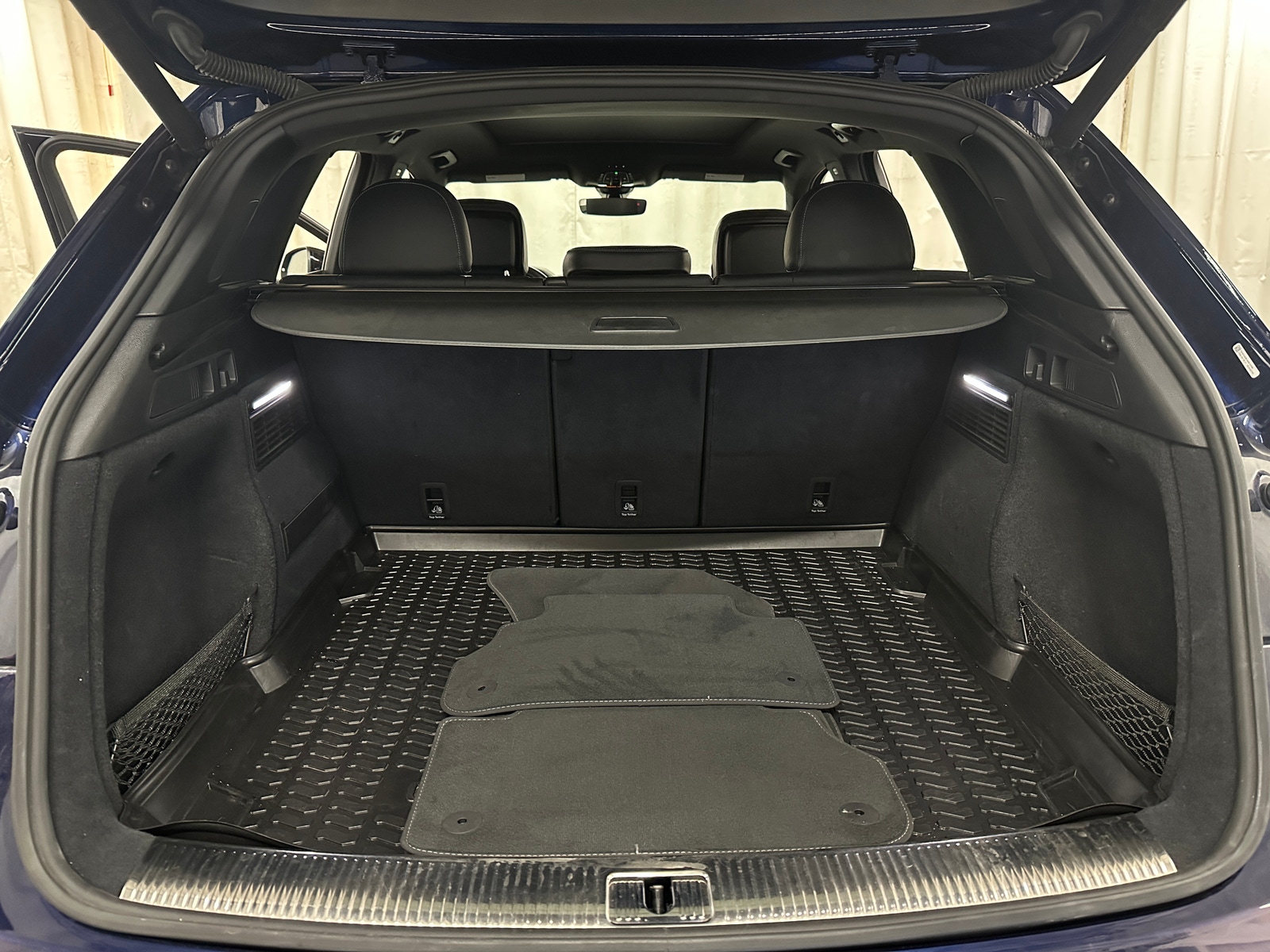 Thumbnail: 2019 Audi SQ5 - 6