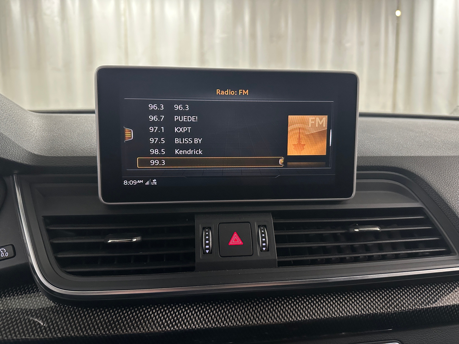 Thumbnail: 2019 Audi SQ5 - 3