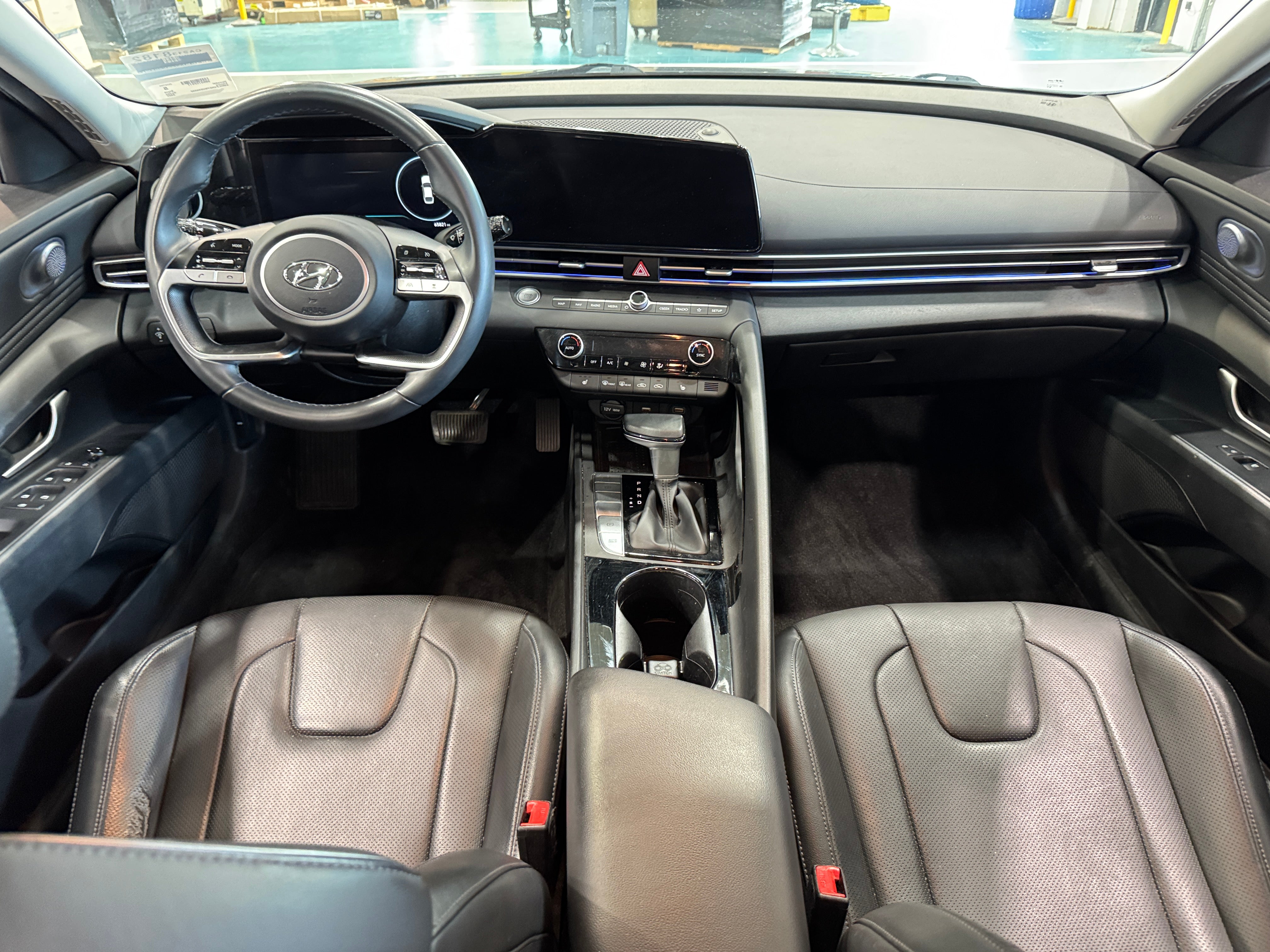 2022 Hyundai Elantra Limited Edition 2