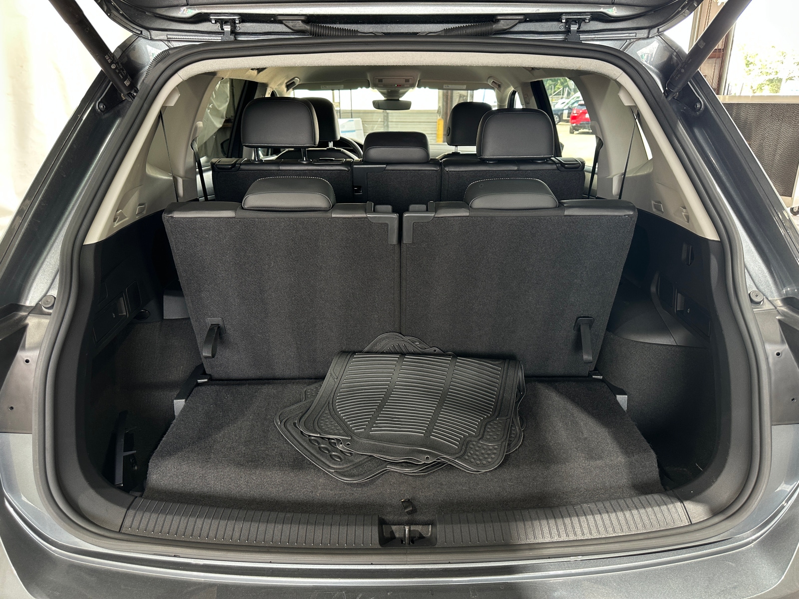 Thumbnail: 2024 Volkswagen Tiguan - 6